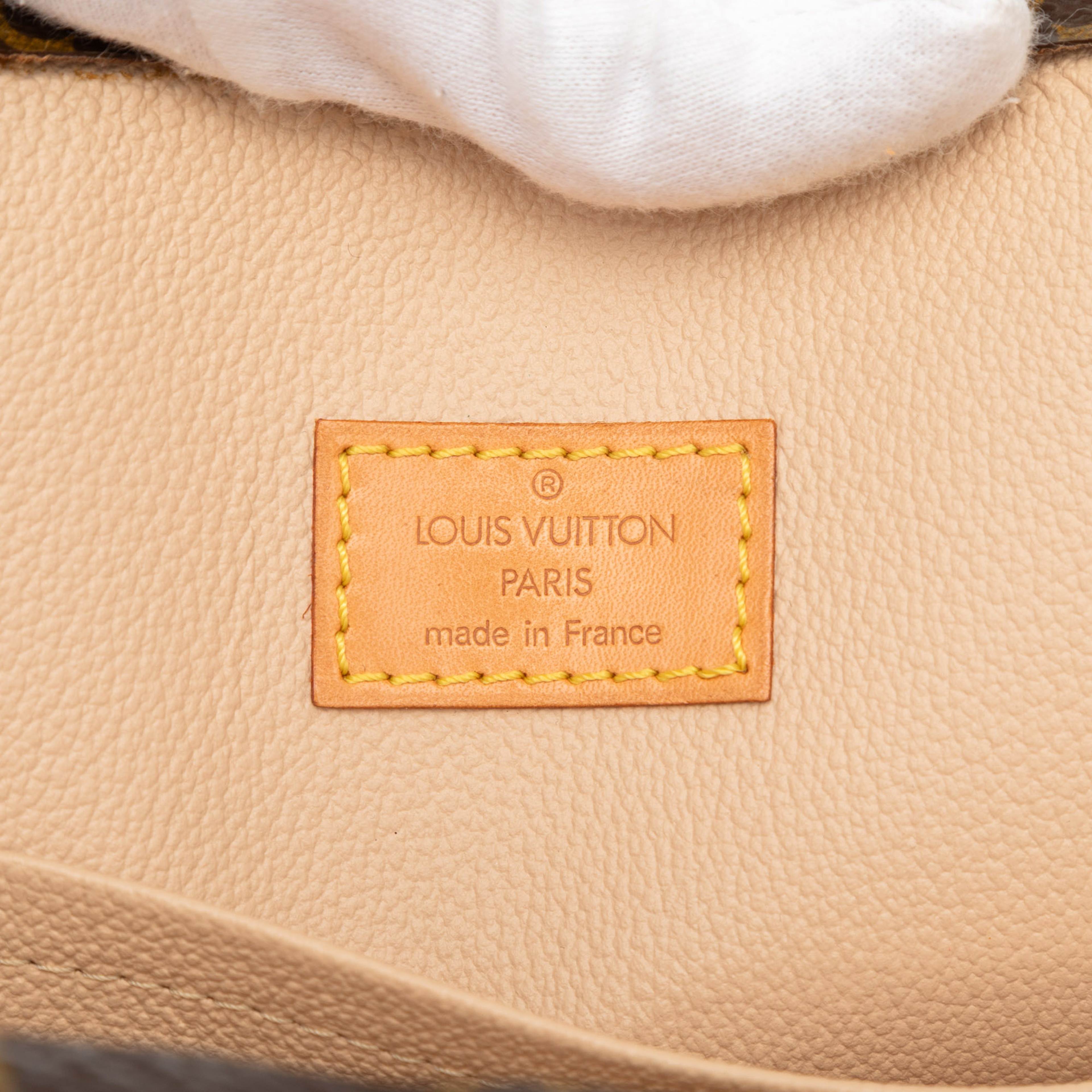 Louis Vuitton Monogram Sac Plat, från Luxclusif, i färgen brown. Klicka för att öppna bilden i stort format