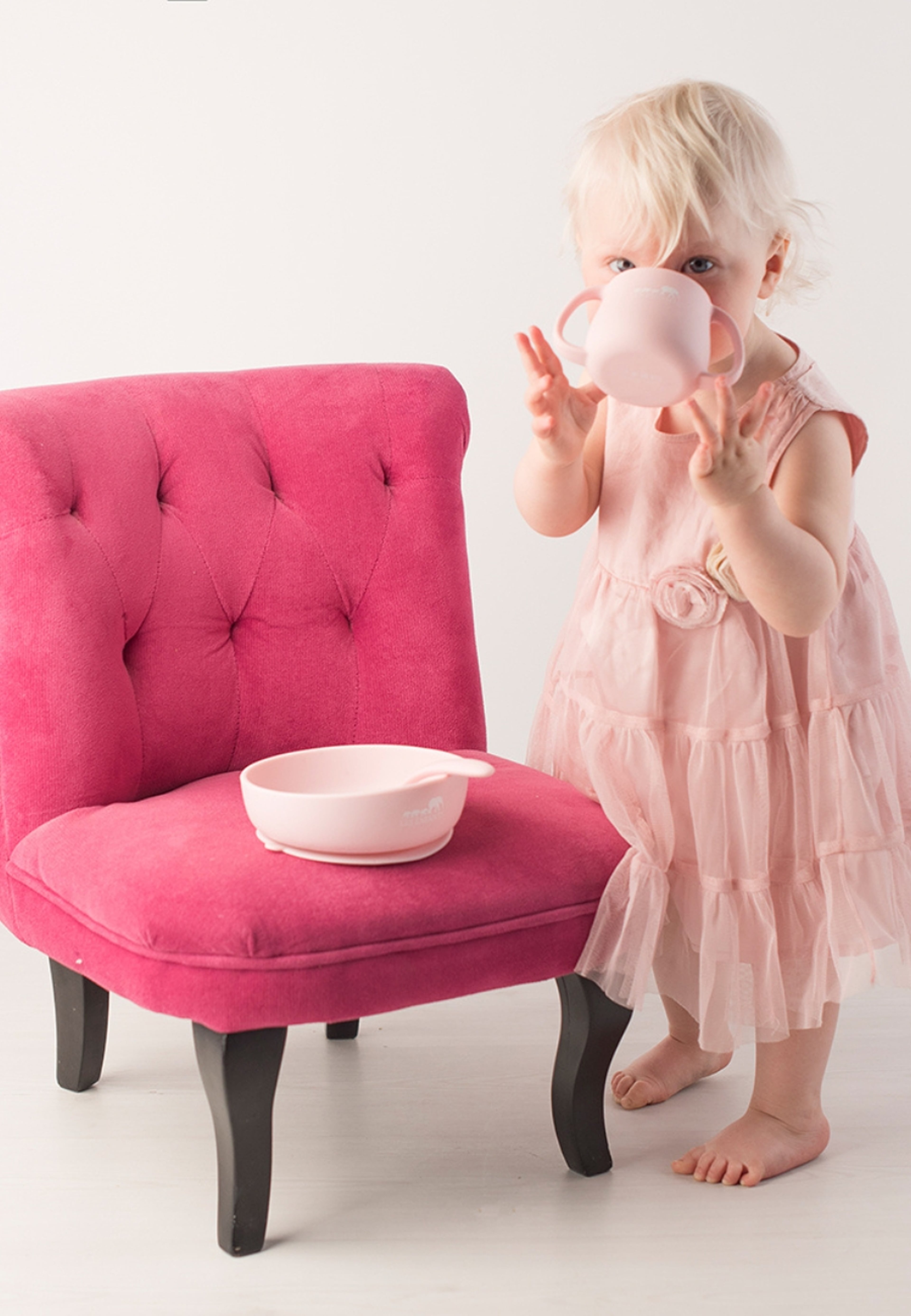 Eating  Essentials Bundle (plate Bowl + Spoon Set), från Les Enfants, i färgen rose. Klicka för att öppna bilden i stort format