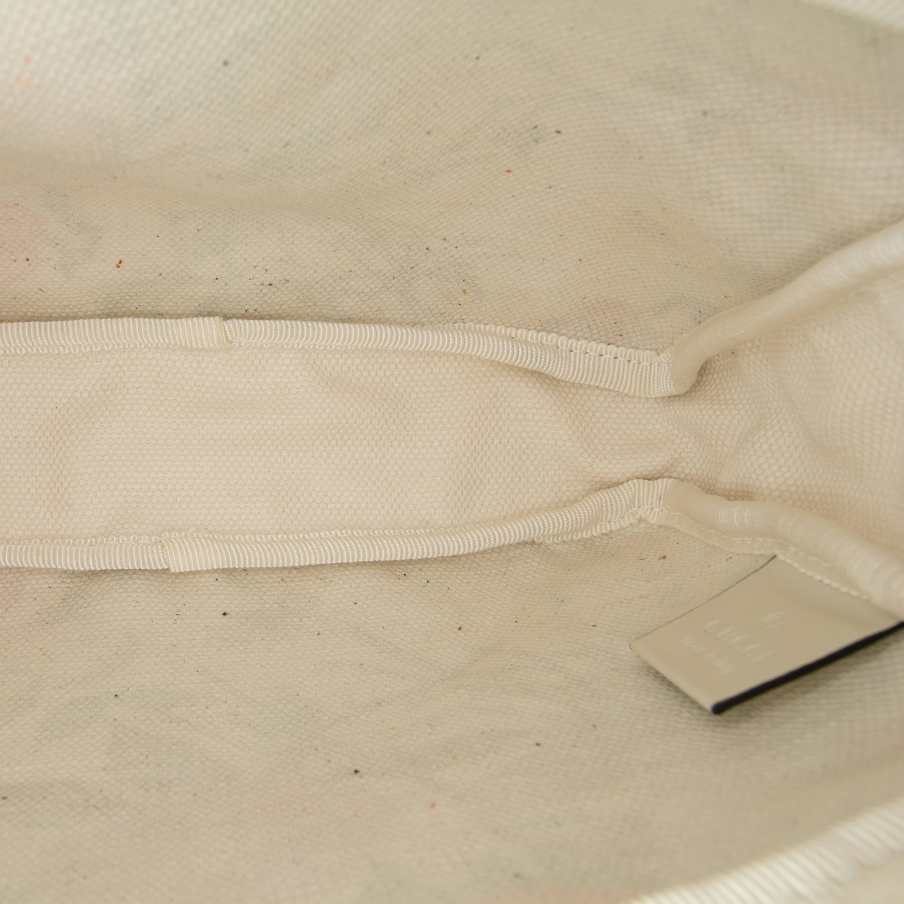 Gucci Cutout Leather And Flora Canvas Infinity Crossbody, från Luxclusif, i färgen white. Klicka för att öppna bilden i stort format