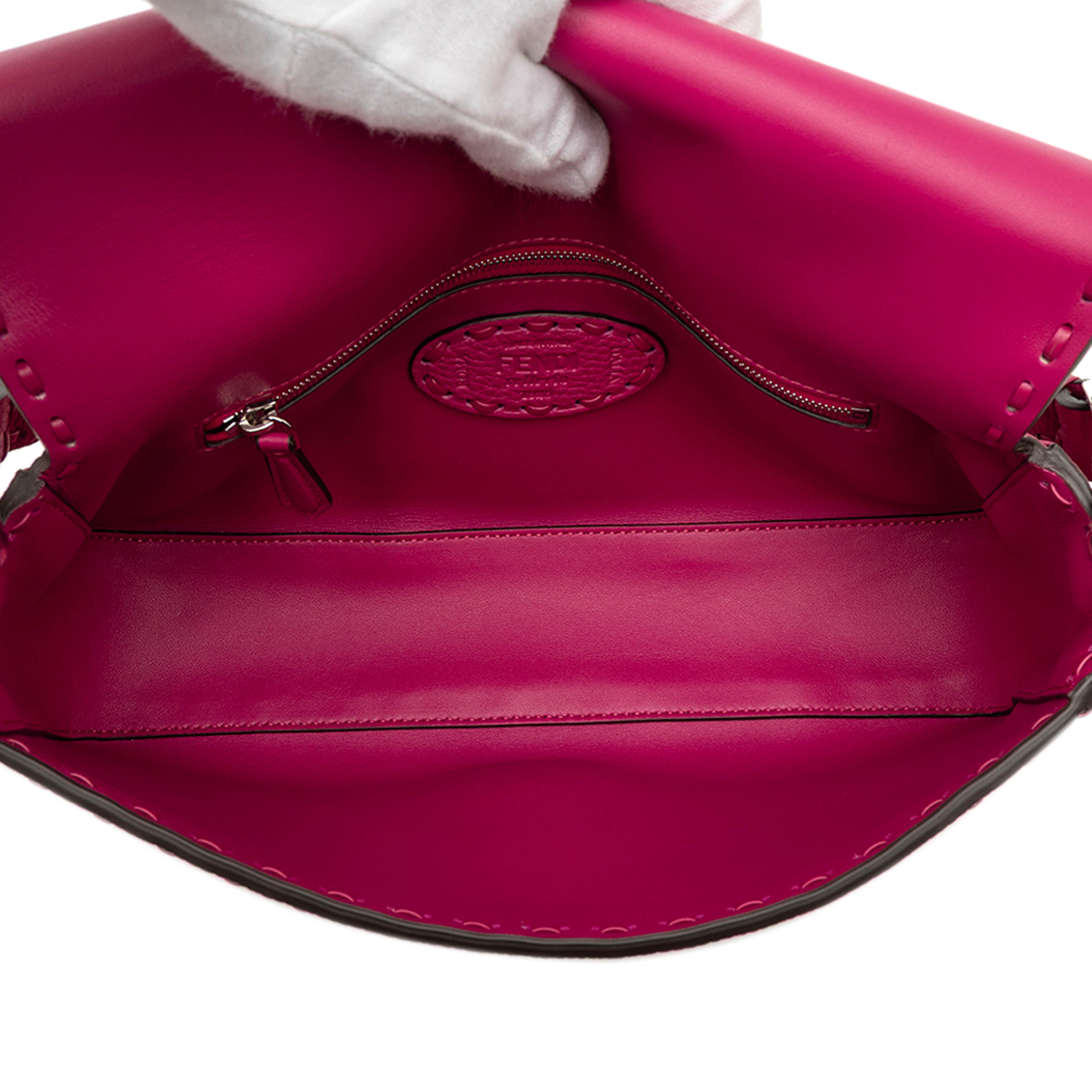 Fendi Leather Selleria Baguette Satchel, från Luxclusif, i färgen hot pink. Klicka för att öppna bilden i stort format