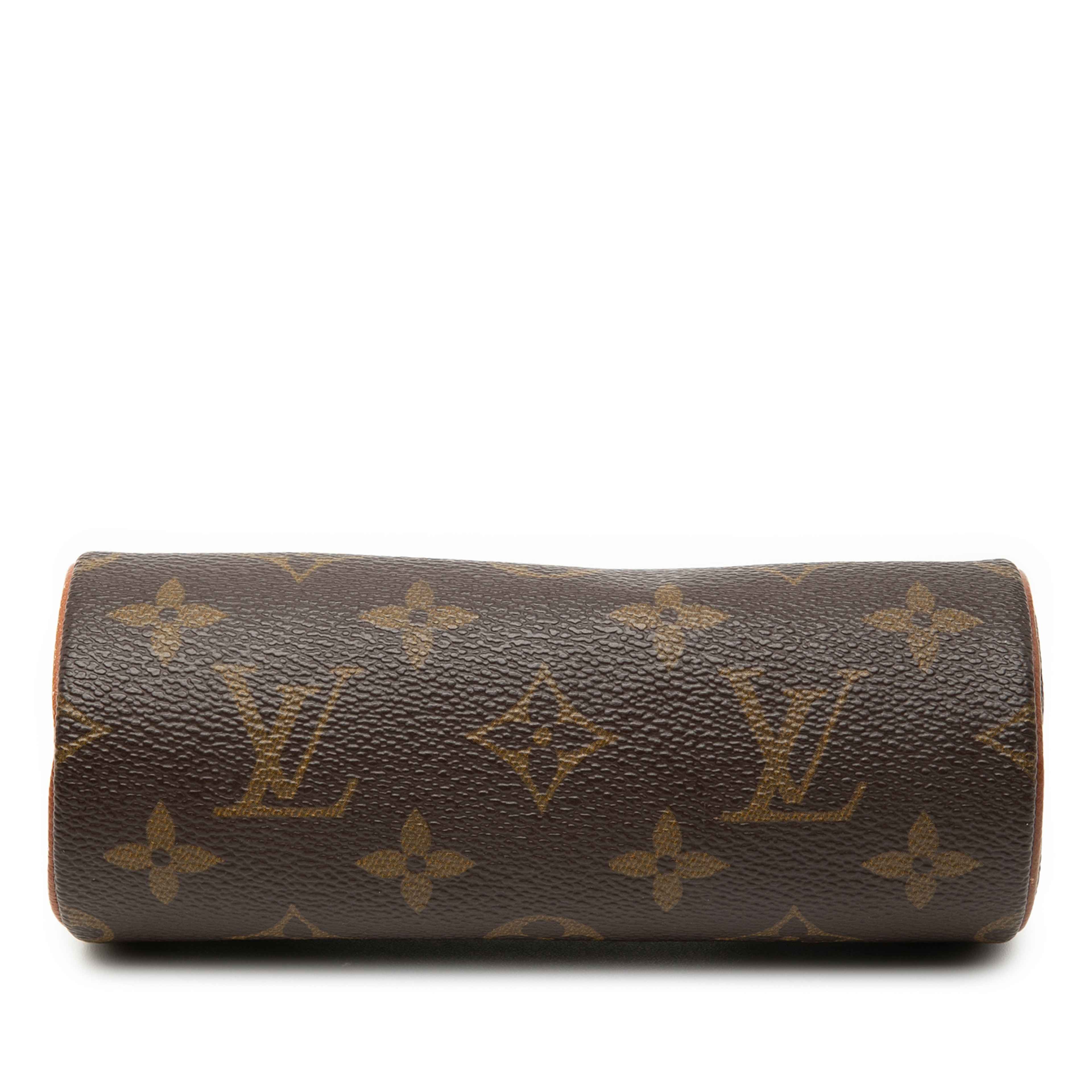 Louis Vuitton Monogram Papillon Pochette, från Luxclusif, i färgen brown. Klicka för att öppna bilden i stort format