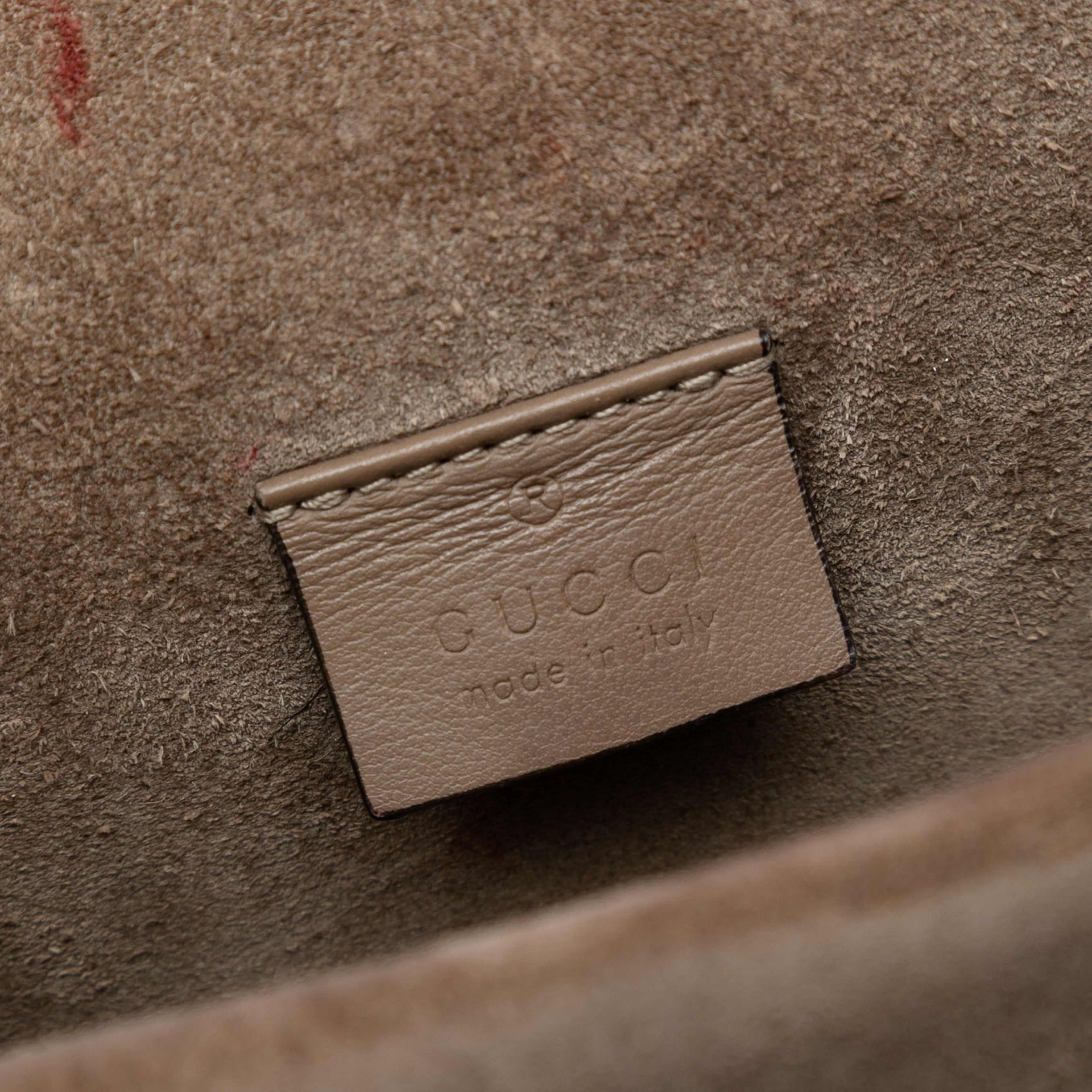 Gucci Small Gg Supreme Dionysus Crossbody, från Luxclusif, i färgen beige. Klicka för att öppna bilden i stort format