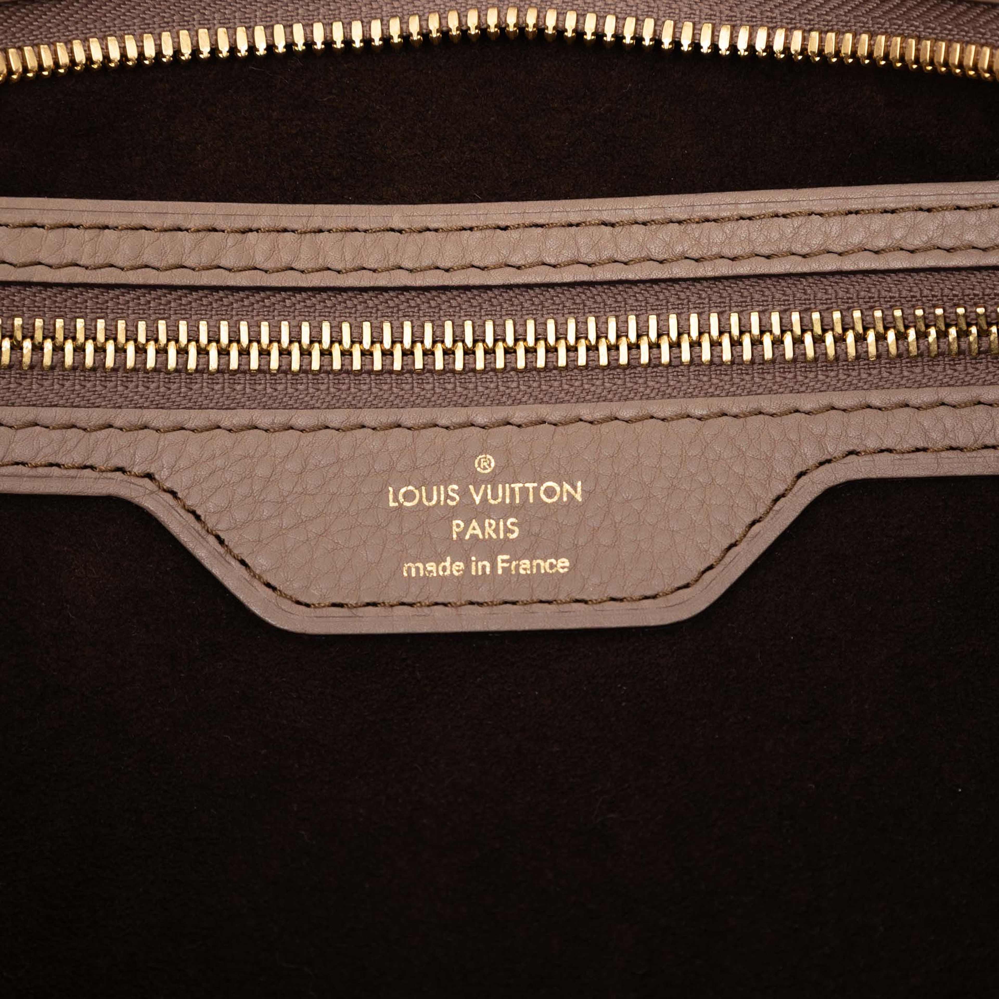 Louis Vuitton Monogram Mahina Stellar Pm, från Luxclusif, i färgen brown. Klicka för att öppna bilden i stort format