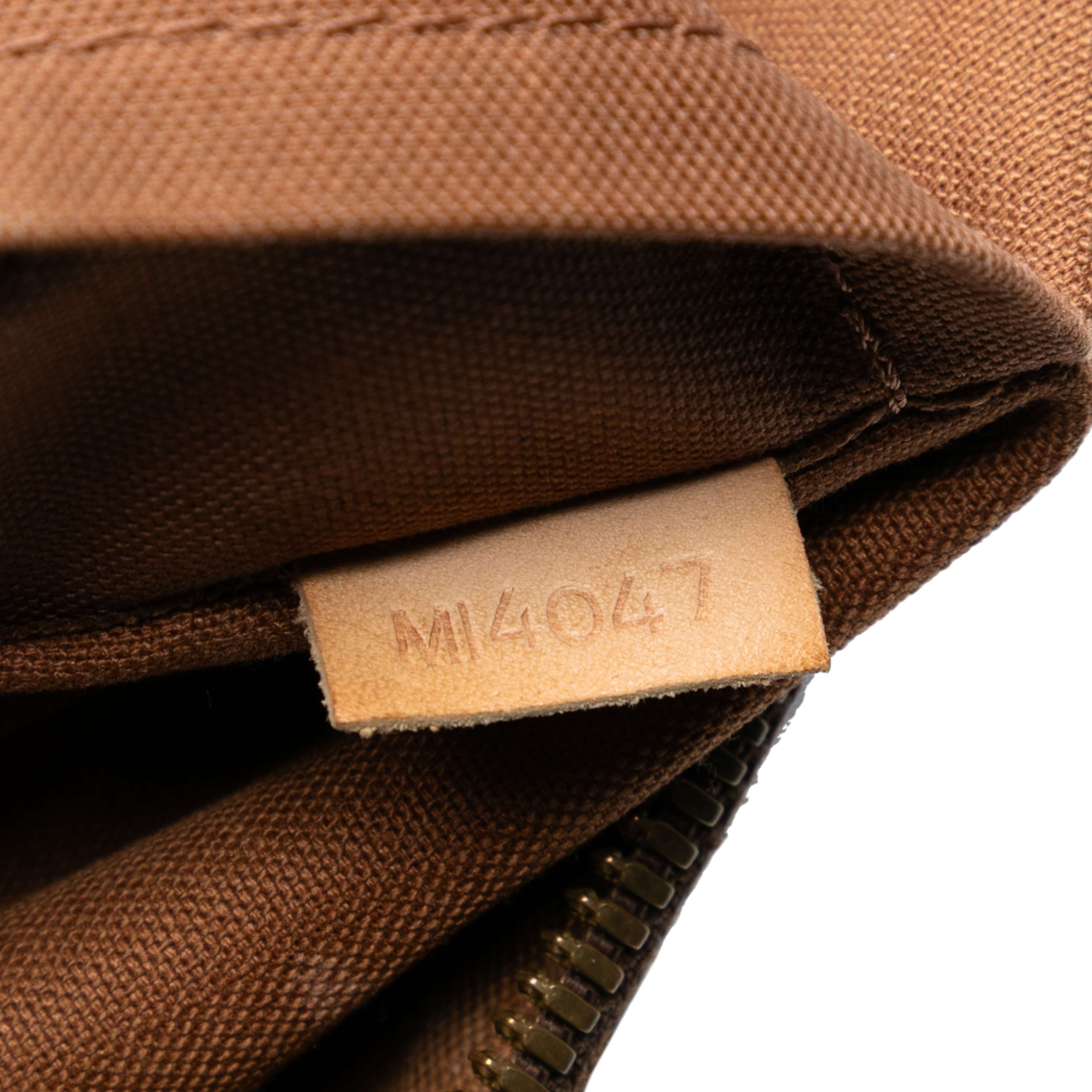 Louis Vuitton Monogram Palermo Gm, från Luxclusif, i färgen brown. Klicka för att öppna bilden i stort format