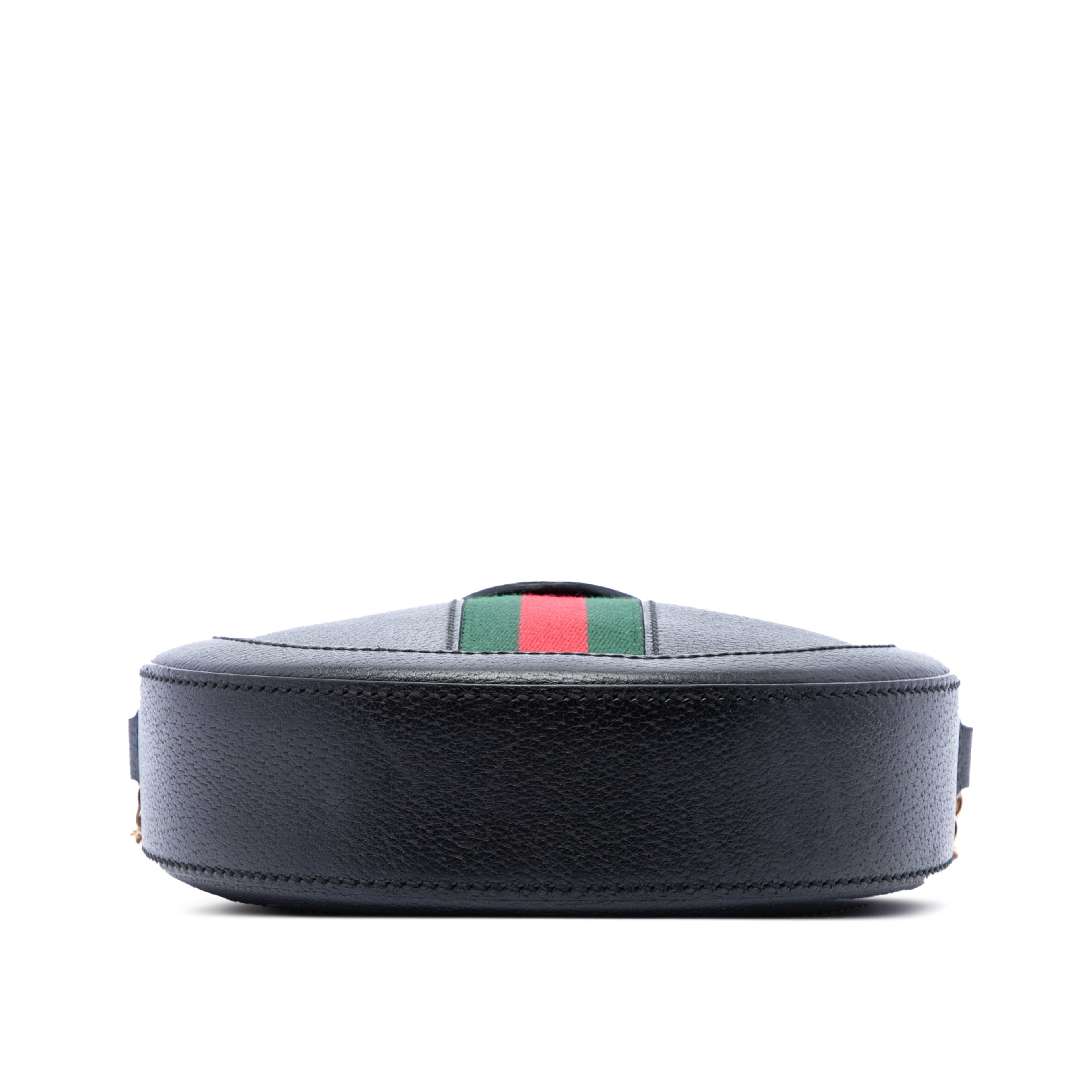 Gucci Mini Calfskin Web Ophidia Round Crossbody, från Luxclusif, i färgen svart. Klicka för att öppna bilden i stort format