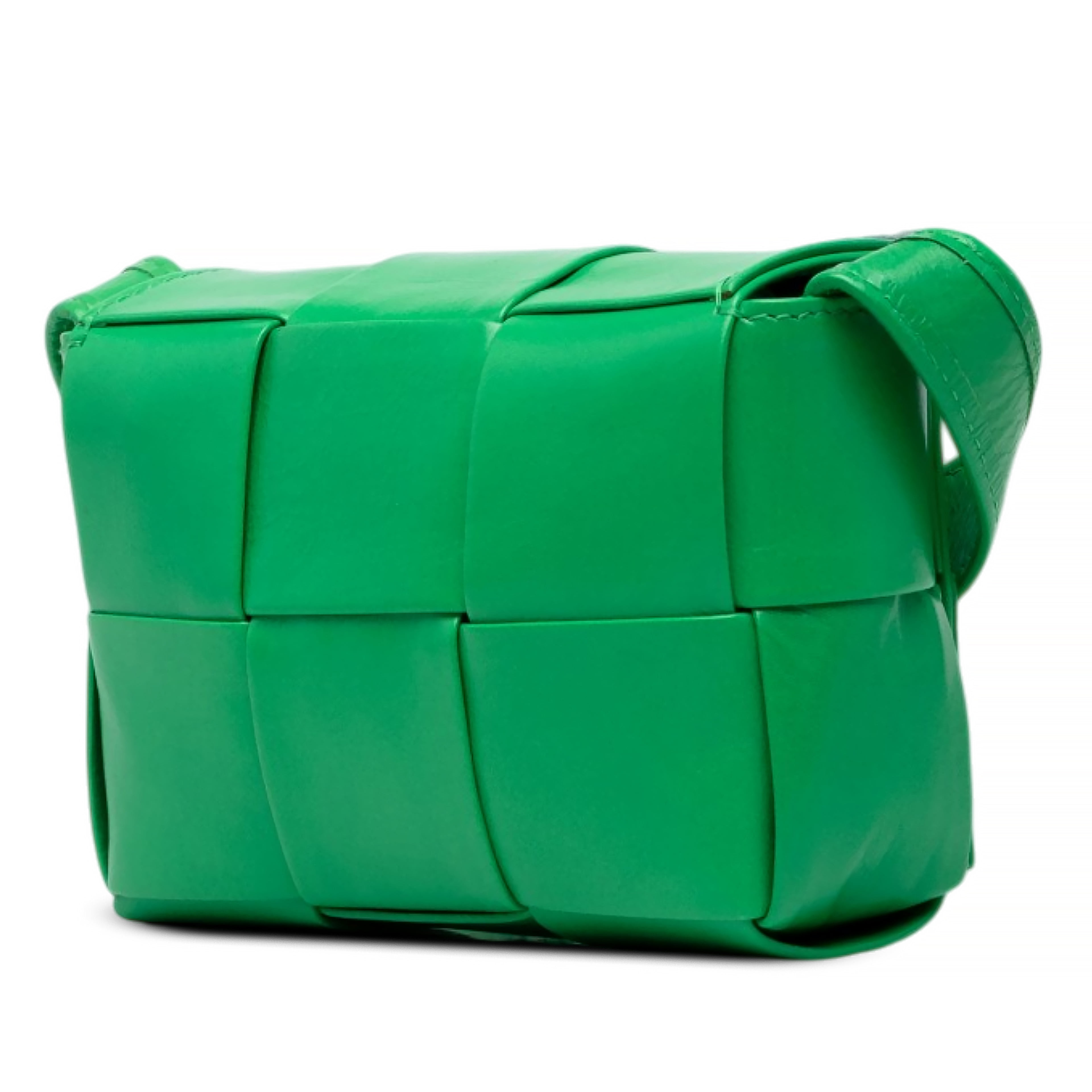 Bottega Veneta Candy Nappa Intrecciato Cassette Crossbody, från Luxclusif, i färgen grön. Klicka för att öppna bilden i stort format