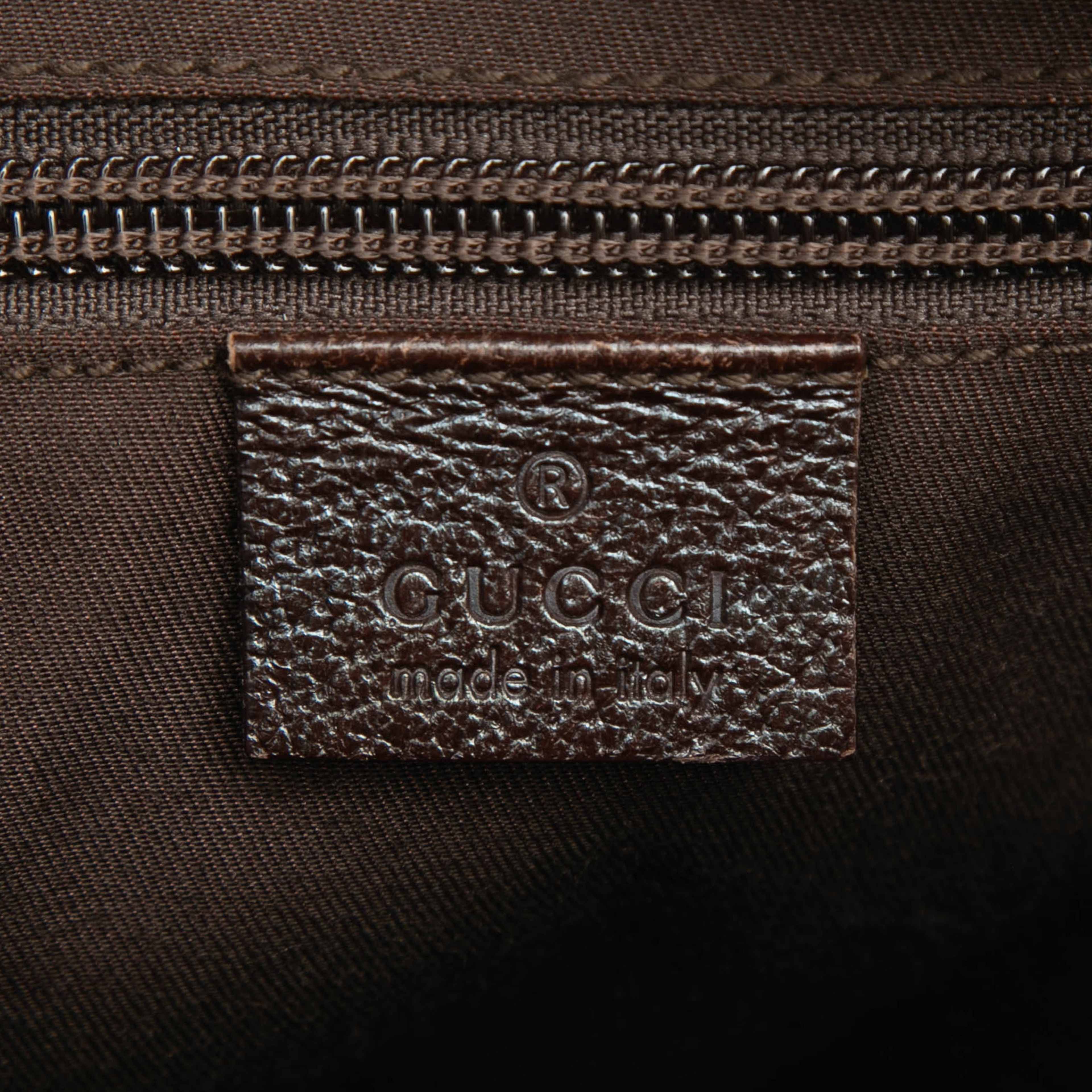 Gucci Gg Canvas Crossbody, från Luxclusif, i färgen beige. Klicka för att öppna bilden i stort format