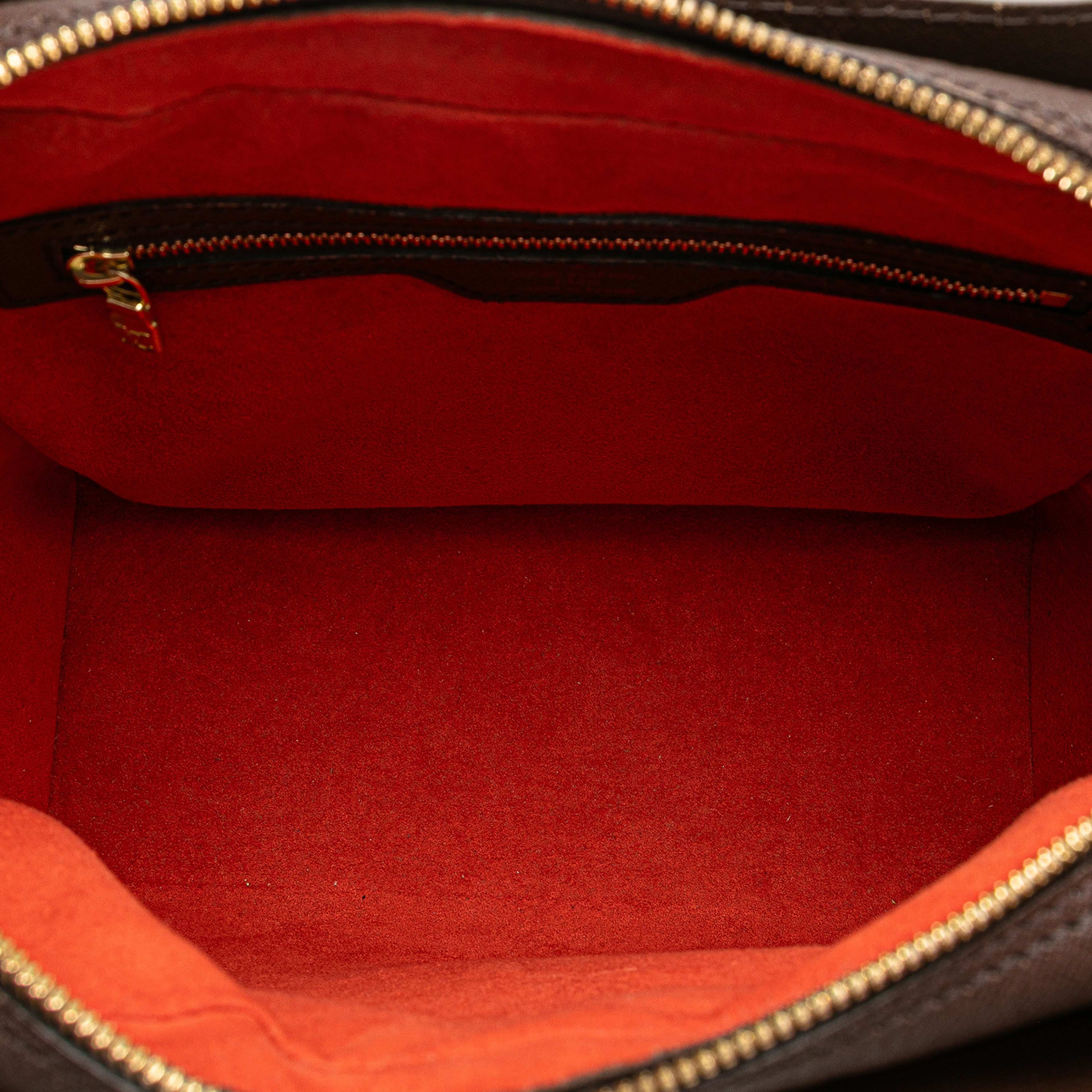 Louis Vuitton Damier Ebene Triana, från Luxclusif, i färgen brown. Klicka för att öppna bilden i stort format