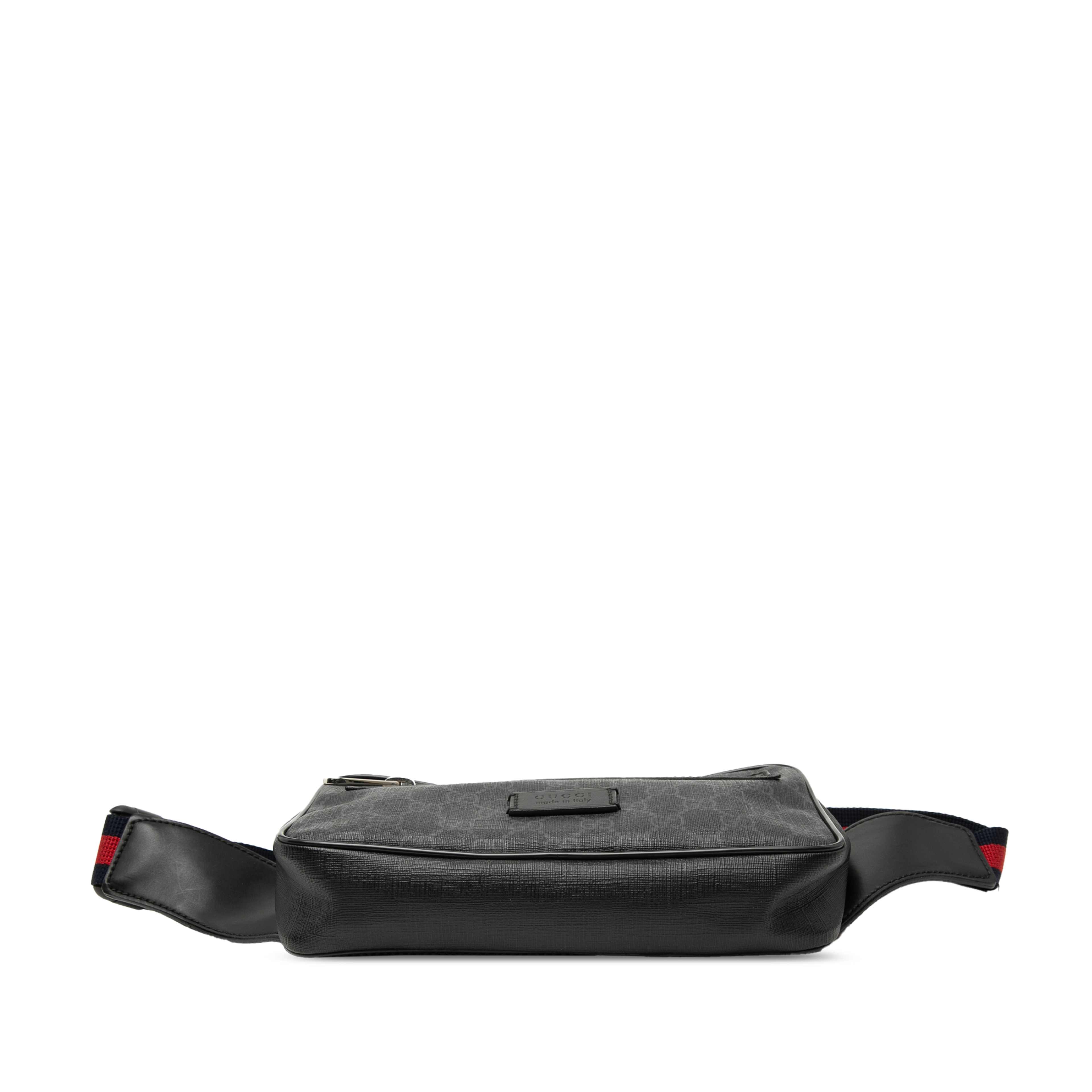 Gucci Small Gg Supreme Web Belt Bag, från Luxclusif, i färgen black. Klicka för att öppna bilden i stort format