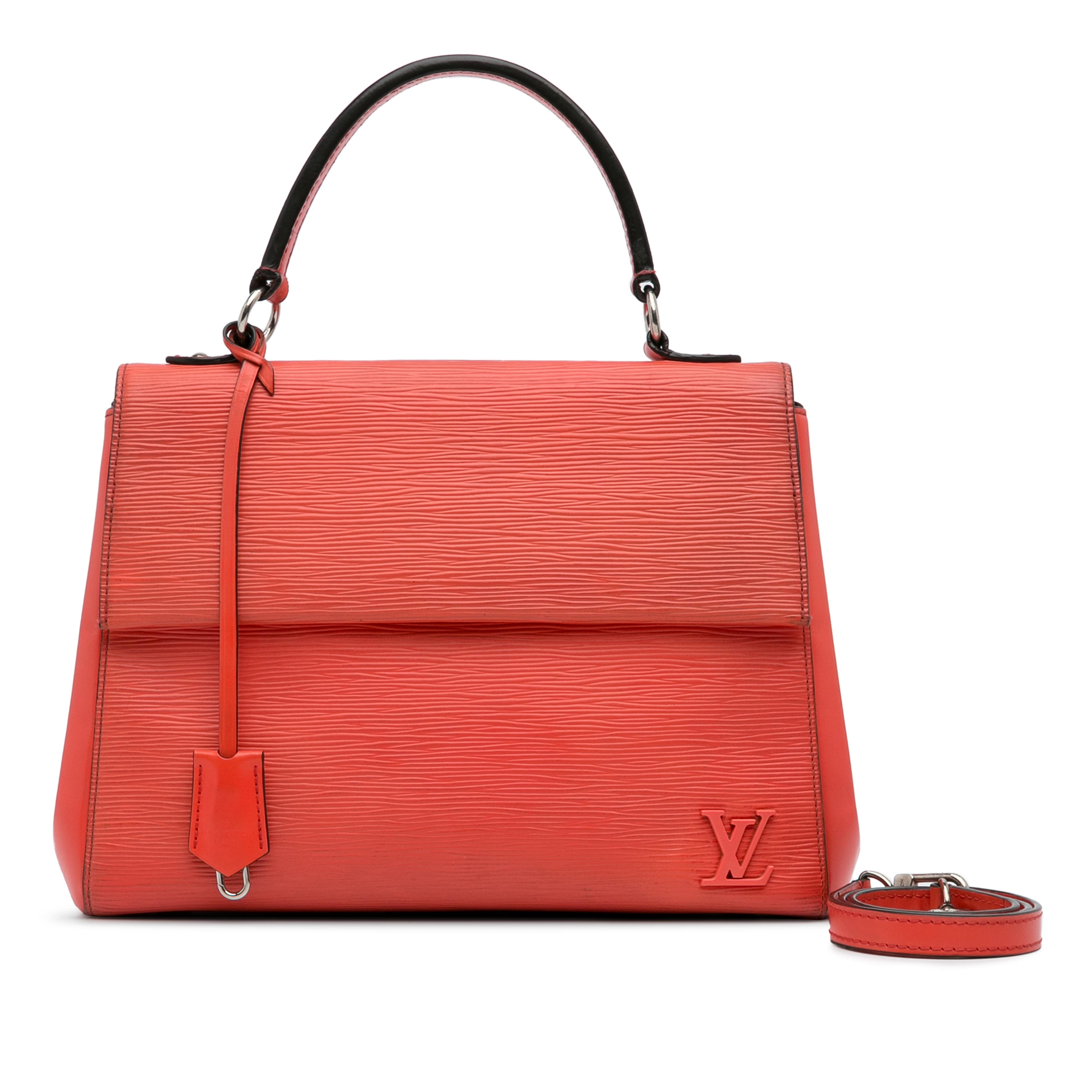 Louis Vuitton Epi Cluny Bb, från Luxclusif, i färgen röd. Klicka för att öppna bilden i stort format