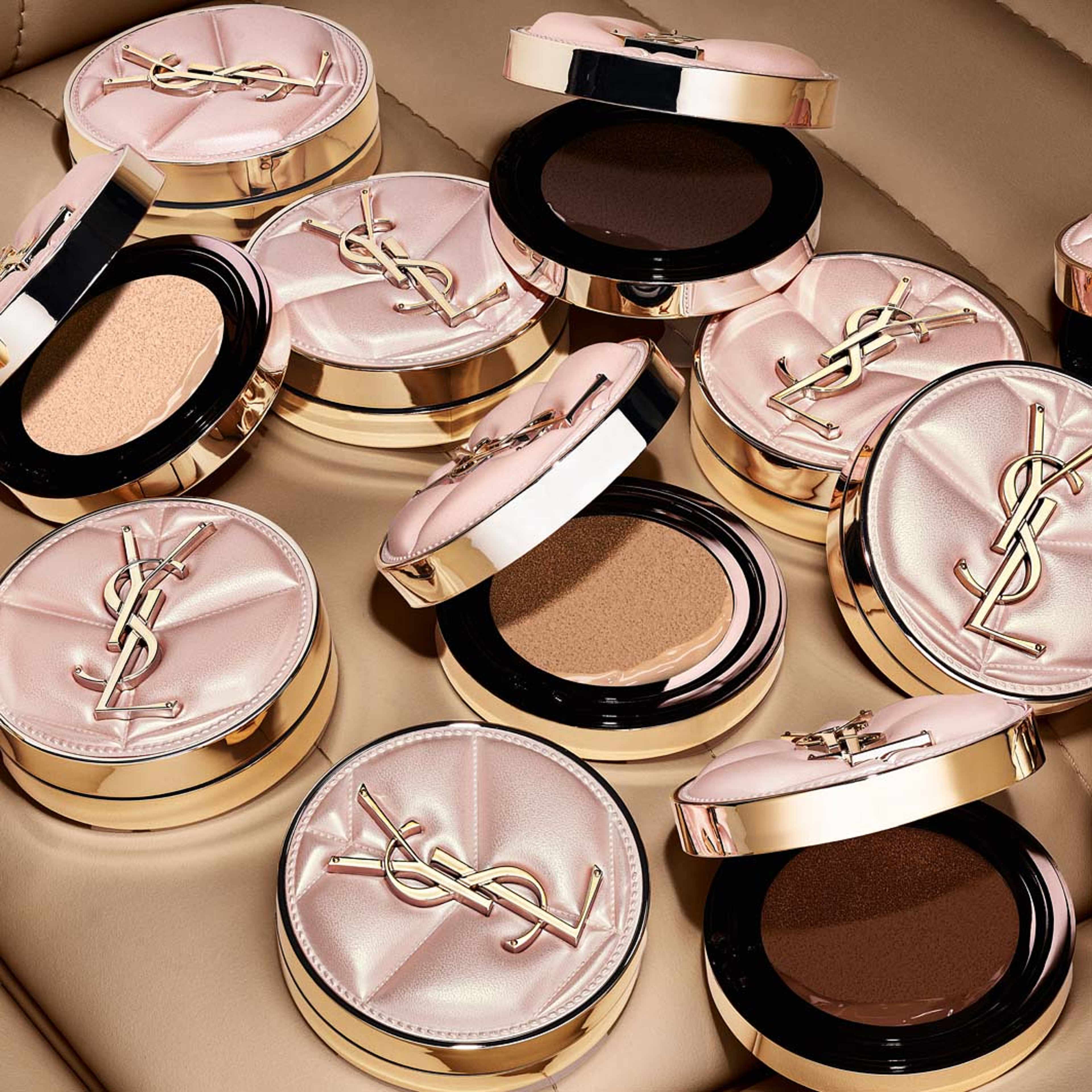 Skin Affair Soft Glow Cushion Foundation, från Yves Saint Laurent, i färgen Lc1.5. Klicka för att öppna bilden i stort format