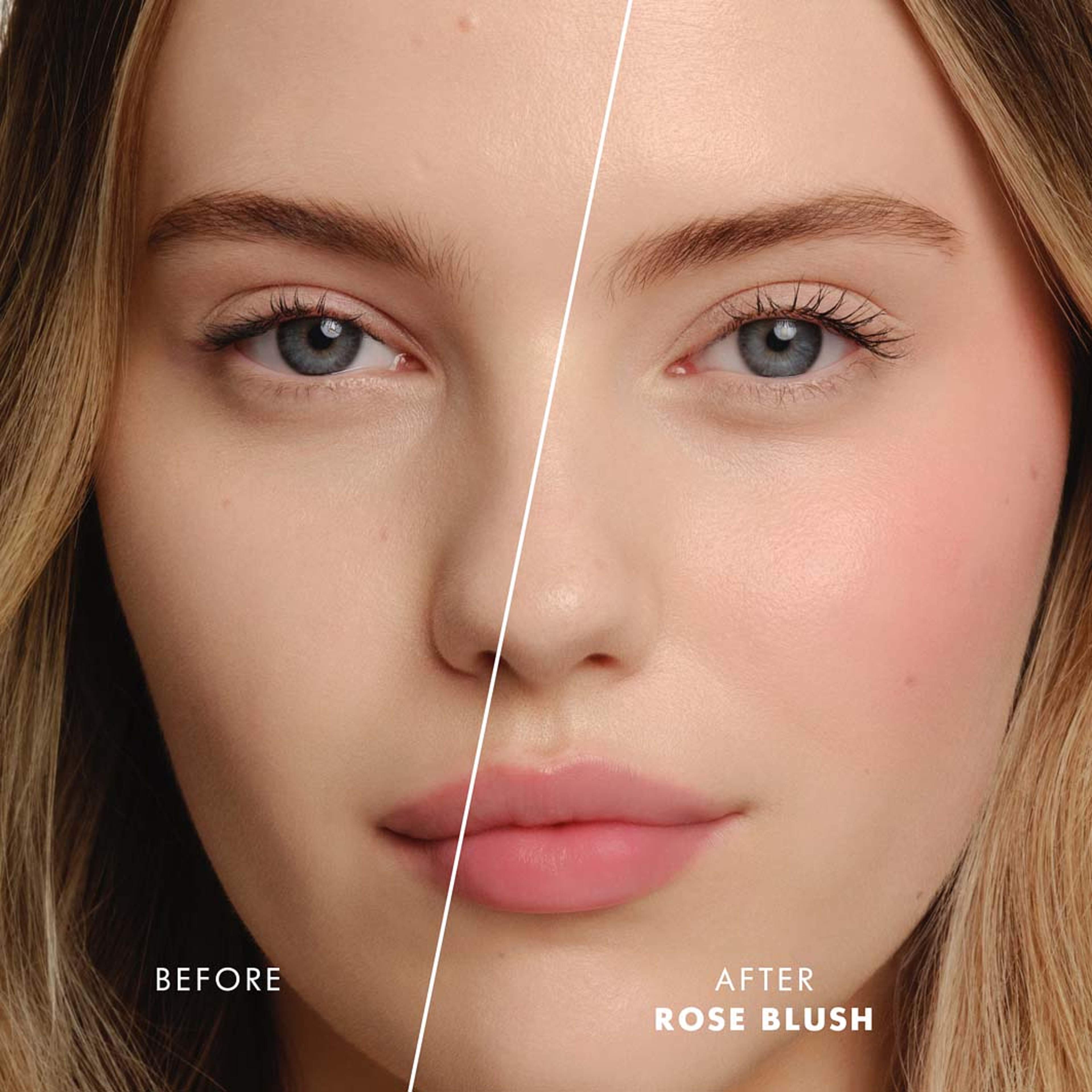 Dolci Makeup Blush, från Armani, i färgen 1. Klicka för att öppna bilden i stort format