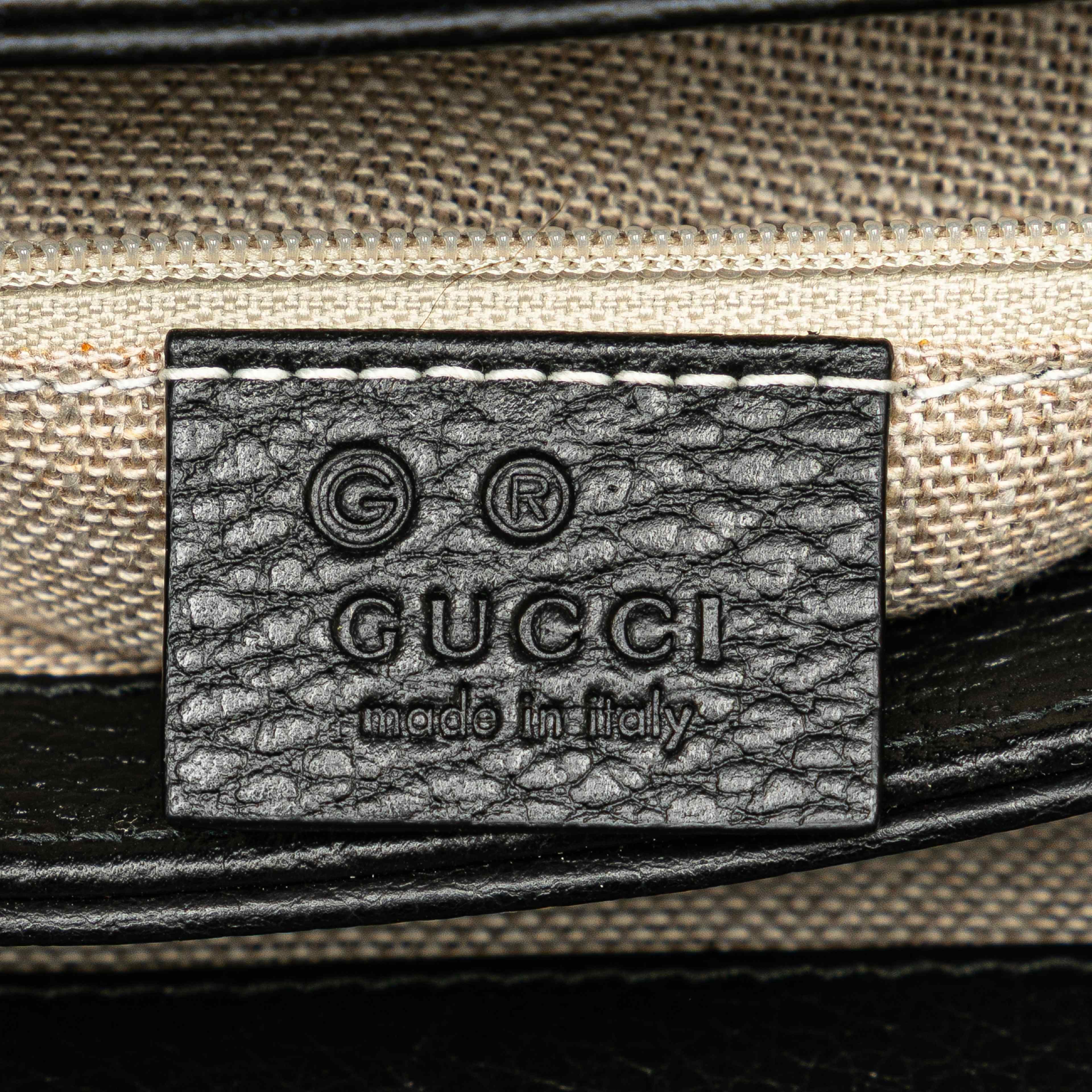 Gucci Small Dollar Calf Interlocking G Satchel, från Luxclusif, i färgen black. Klicka för att öppna bilden i stort format