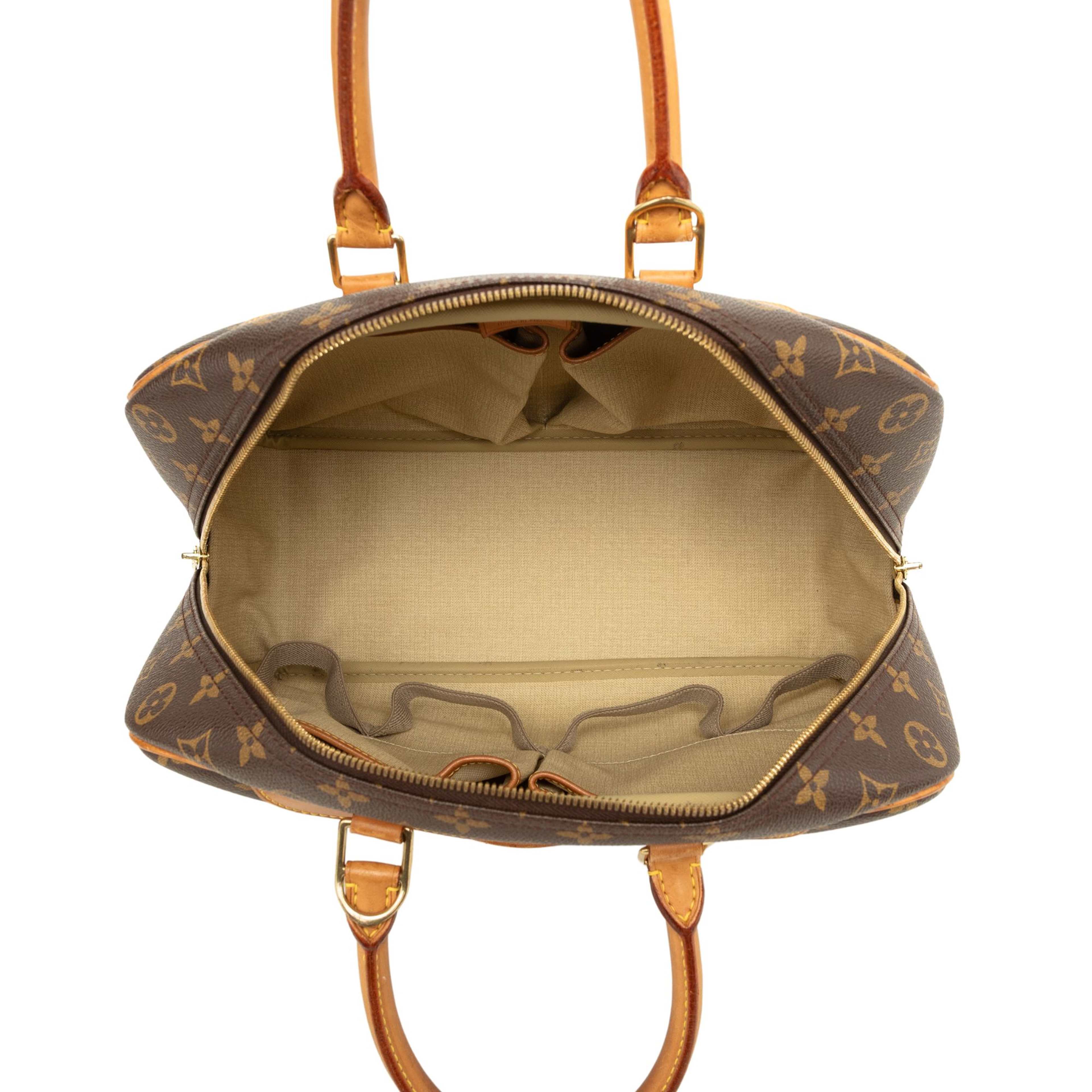 Louis Vuitton Monogram Deauville, från Luxclusif, i färgen brun. Klicka för att öppna bilden i stort format