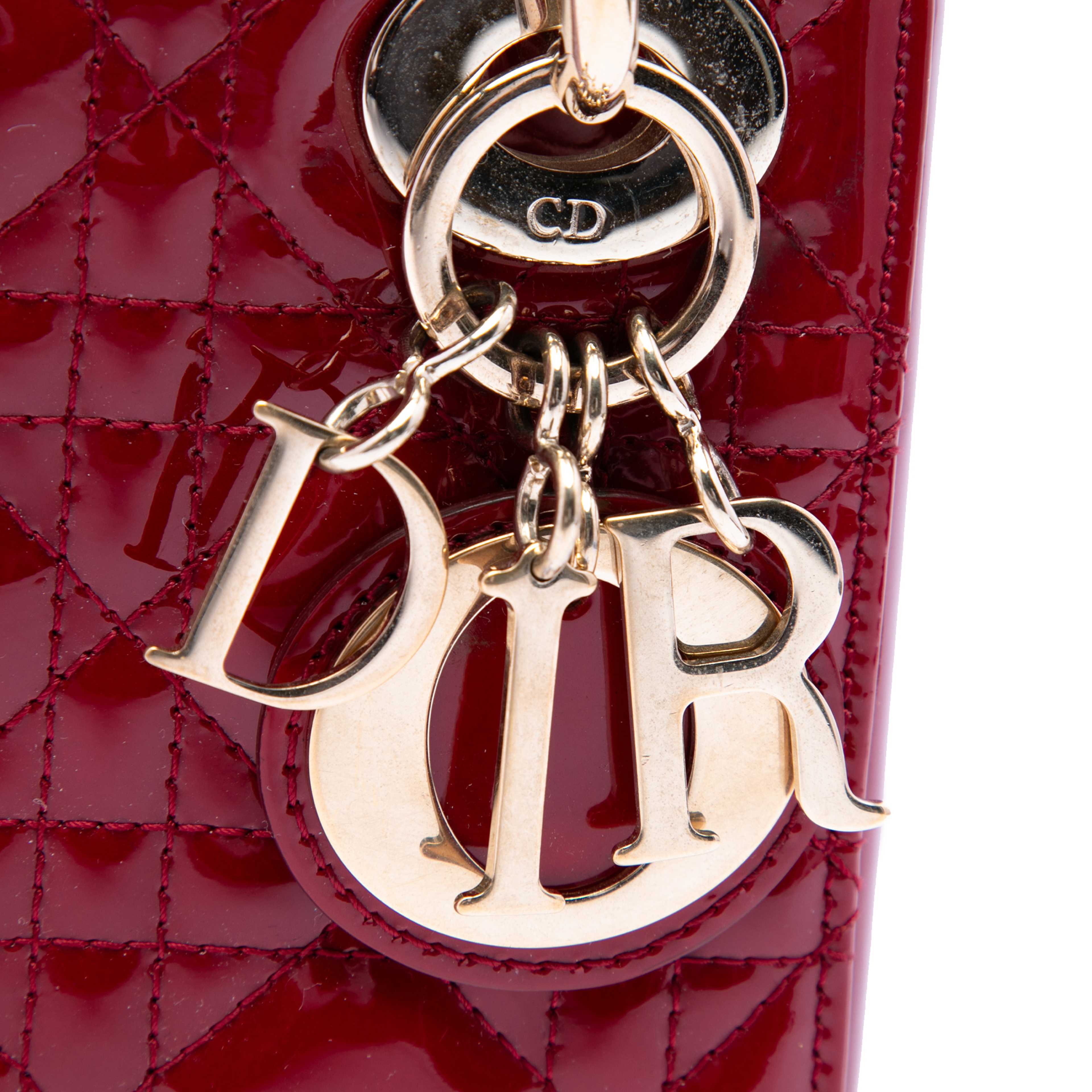 Dior Mini Patent Cannage Lady Dior, från Luxclusif, i färgen dark red. Klicka för att öppna bilden i stort format