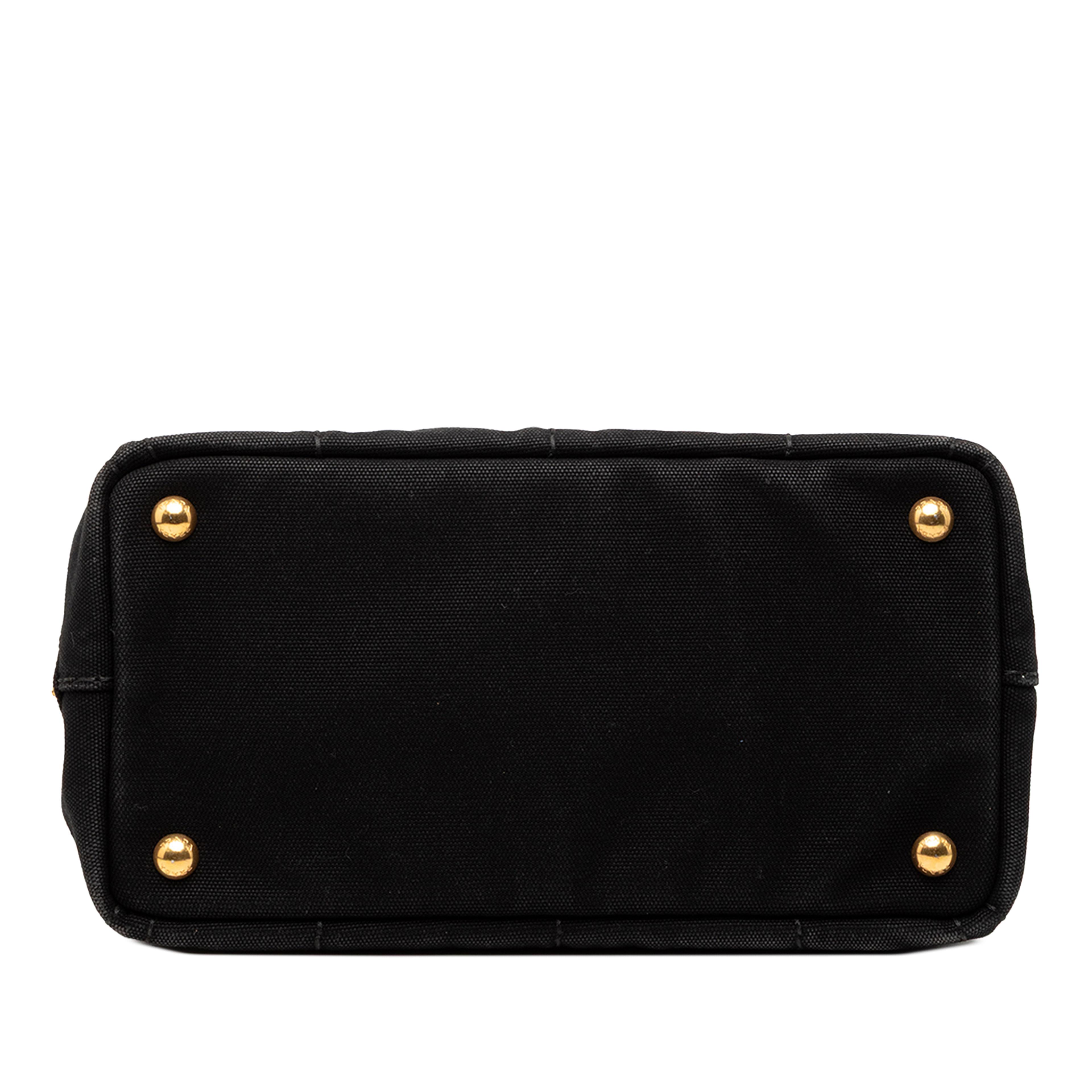 Prada Small Canvas Canapa Logo Satchel, från Luxclusif, i färgen svart. Klicka för att öppna bilden i stort format