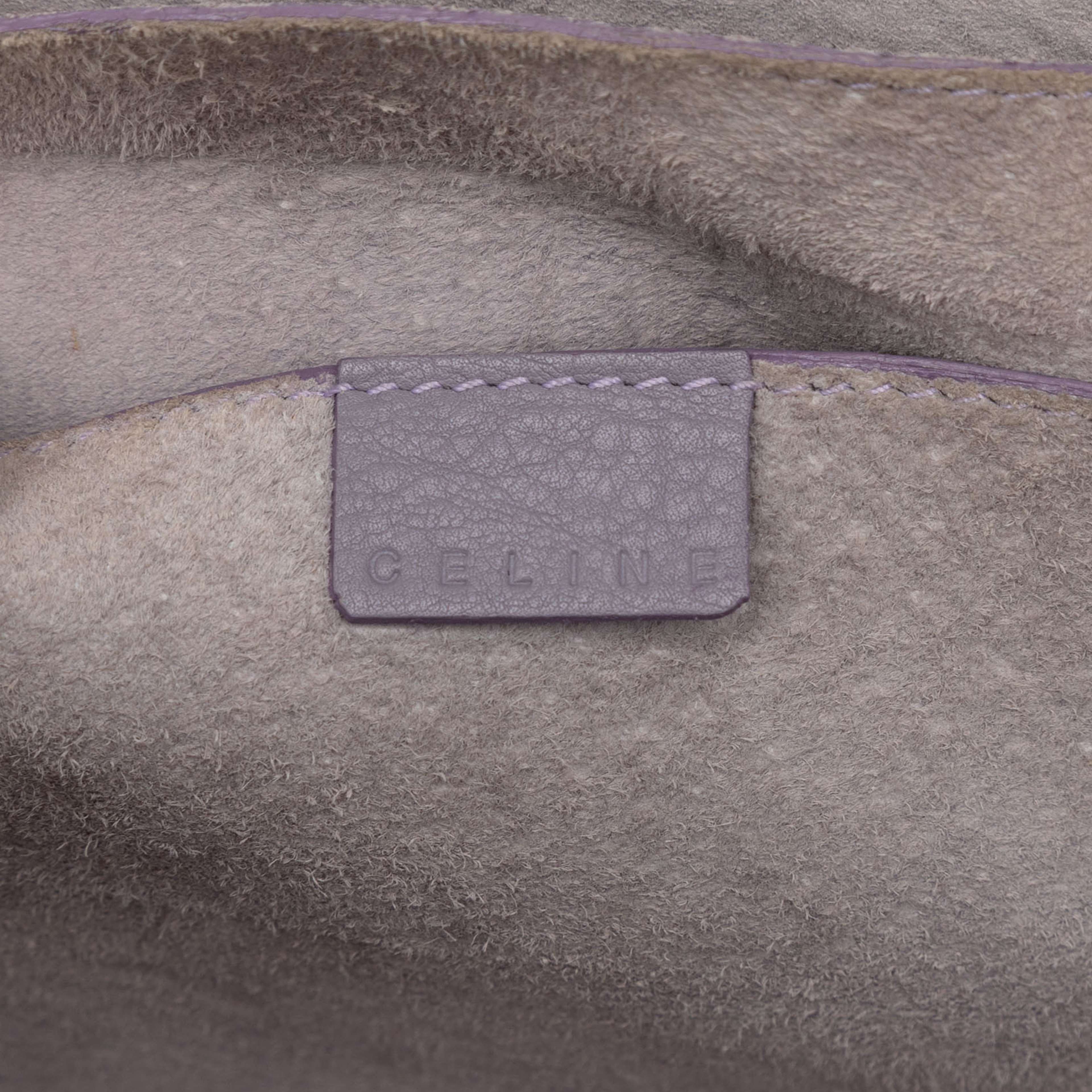 Celine Studded Calfskin Boogie Handbag, från Luxclusif, i färgen lilac. Klicka för att öppna bilden i stort format