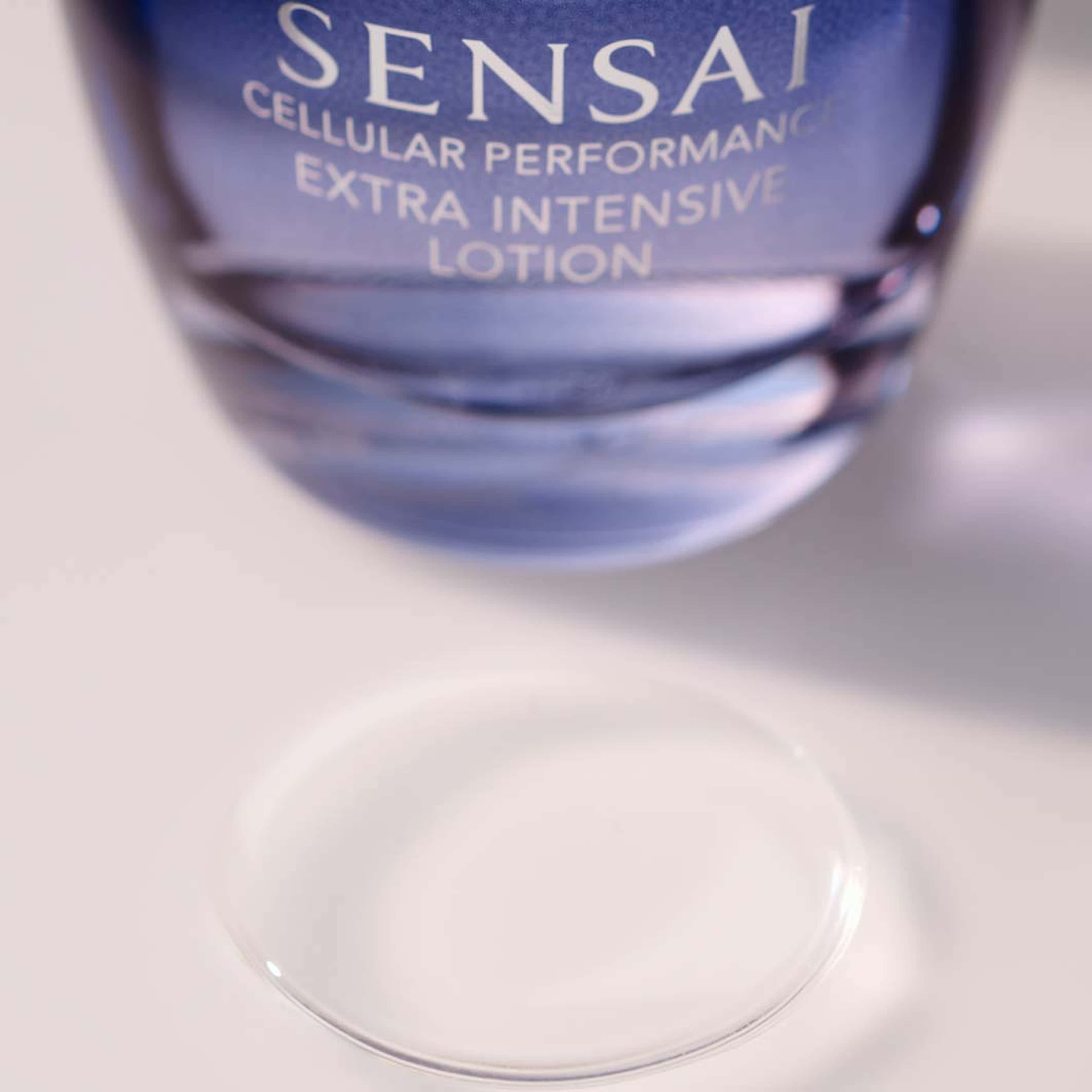 Cellular Performance Extra Intensive Lotion, från Sensai. Klicka för att öppna bilden i stort format