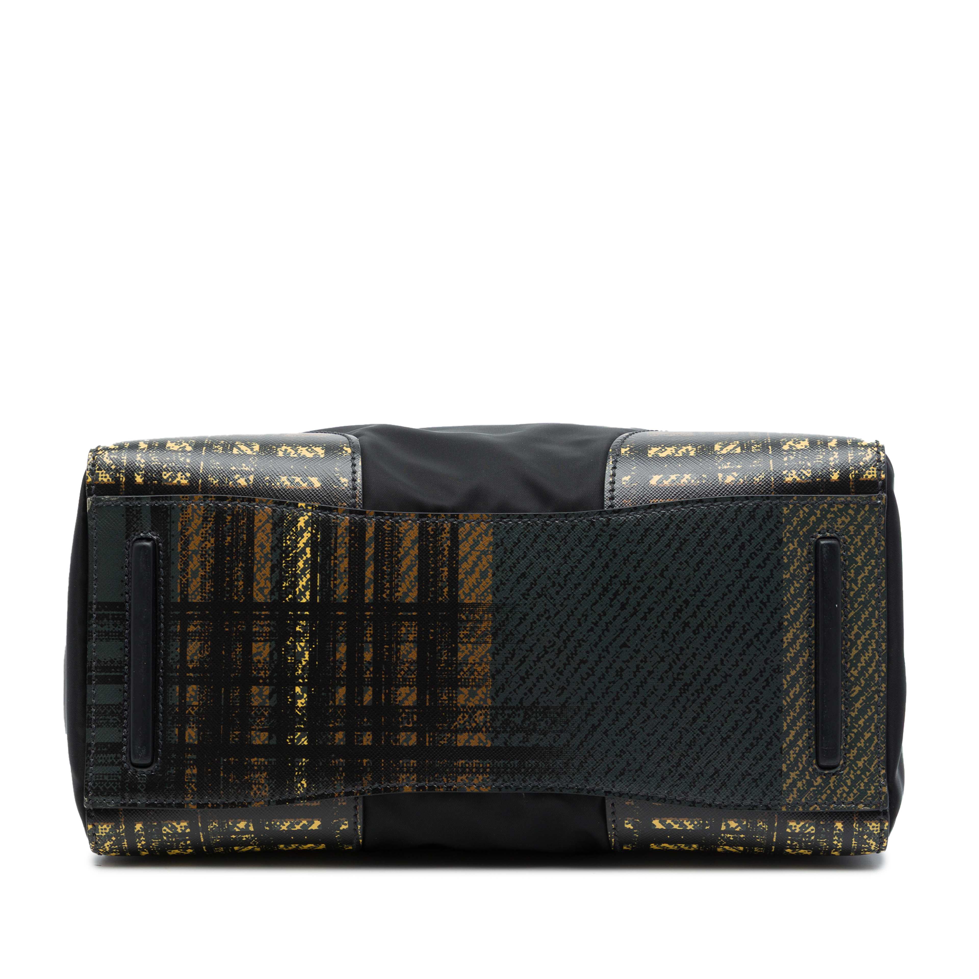 Prada Tartan Saffiano Trimmed Tessuto Satchel, från Luxclusif, i färgen svart. Klicka för att öppna bilden i stort format