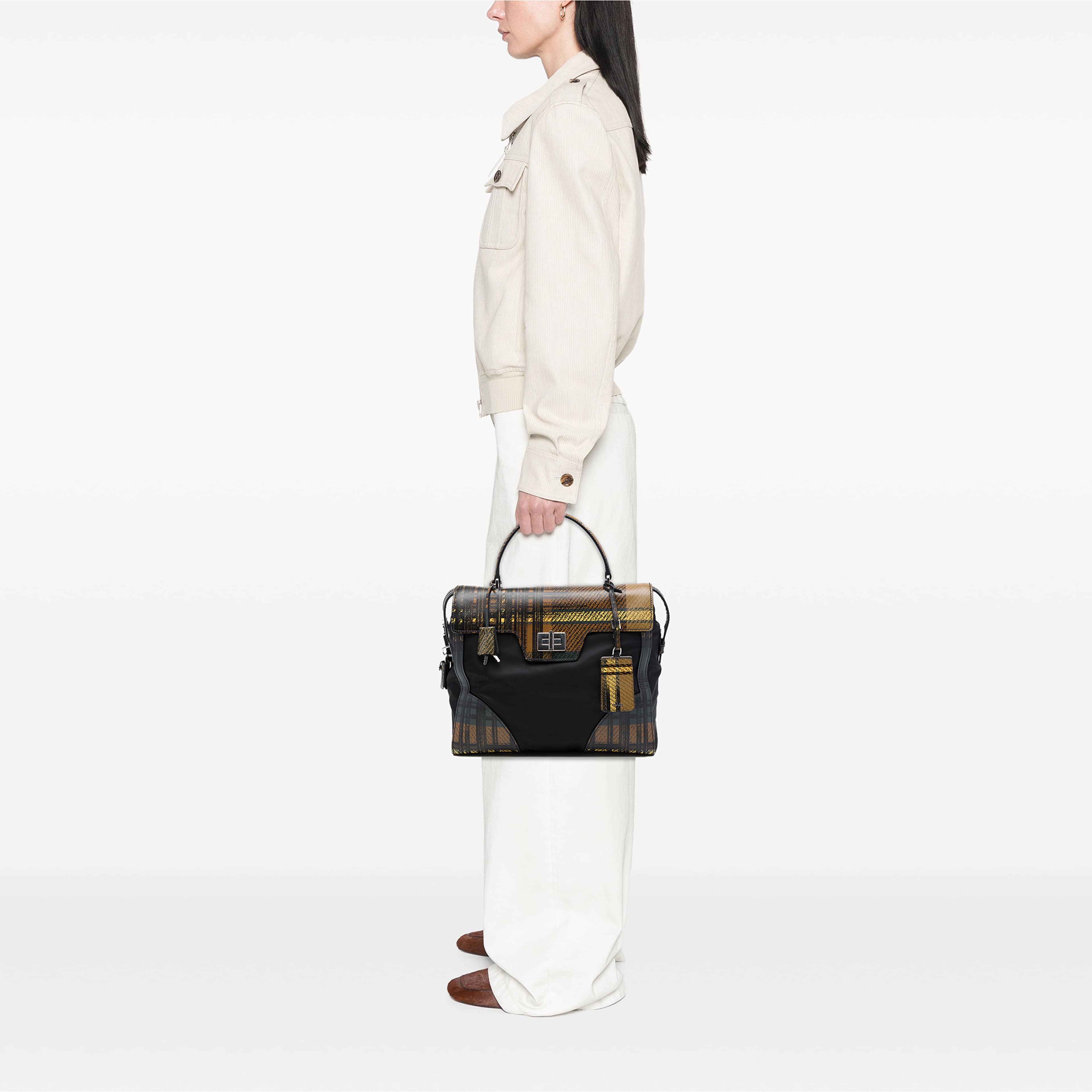 Prada Tartan Saffiano Trimmed Tessuto Satchel, från Luxclusif, i färgen svart. Klicka för att öppna bilden i stort format