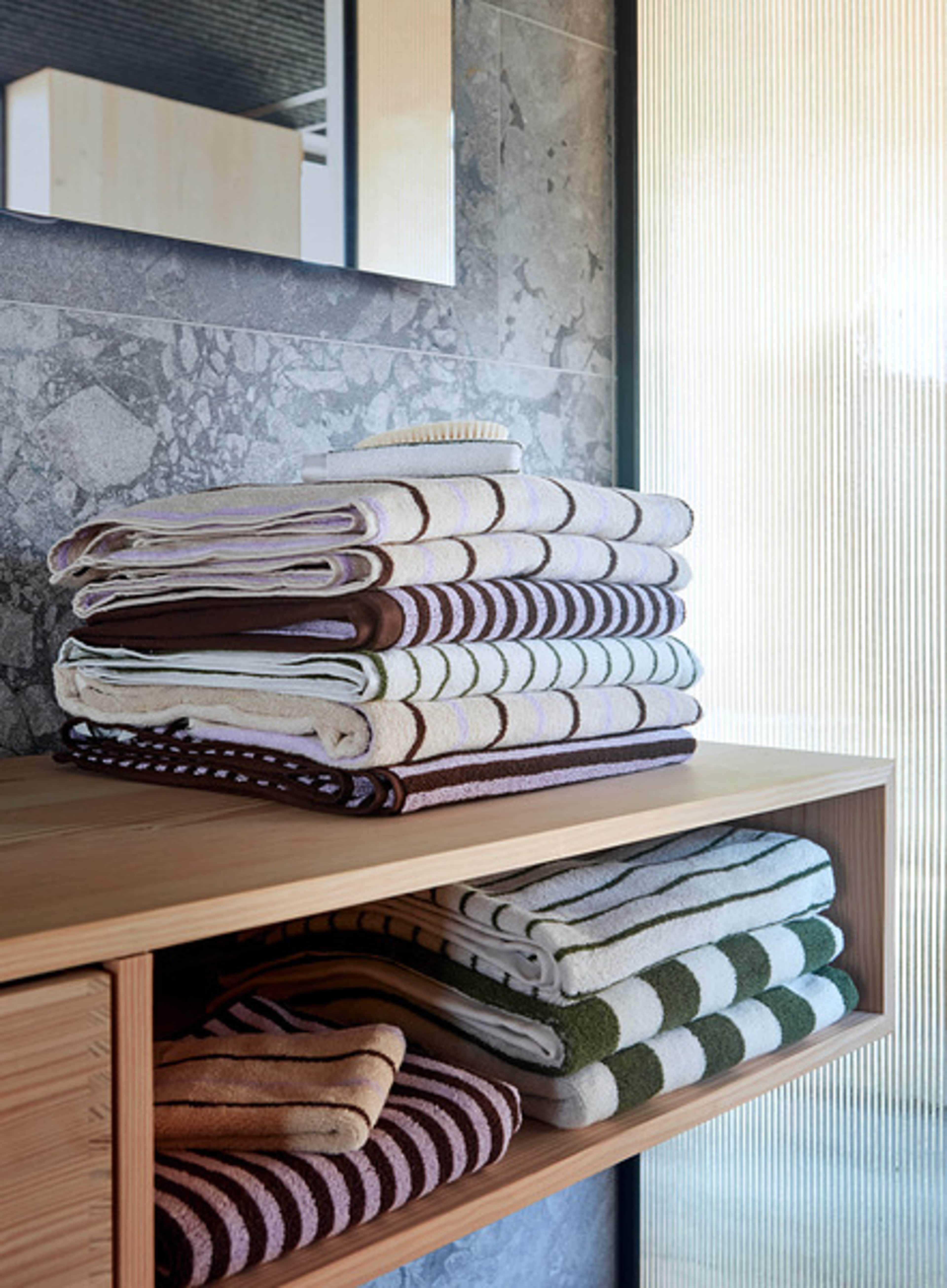 Raita Towel - 50x100 Cm, från OYOY Living, i färgen beige,brown,lavender. Klicka för att öppna bilden i stort format