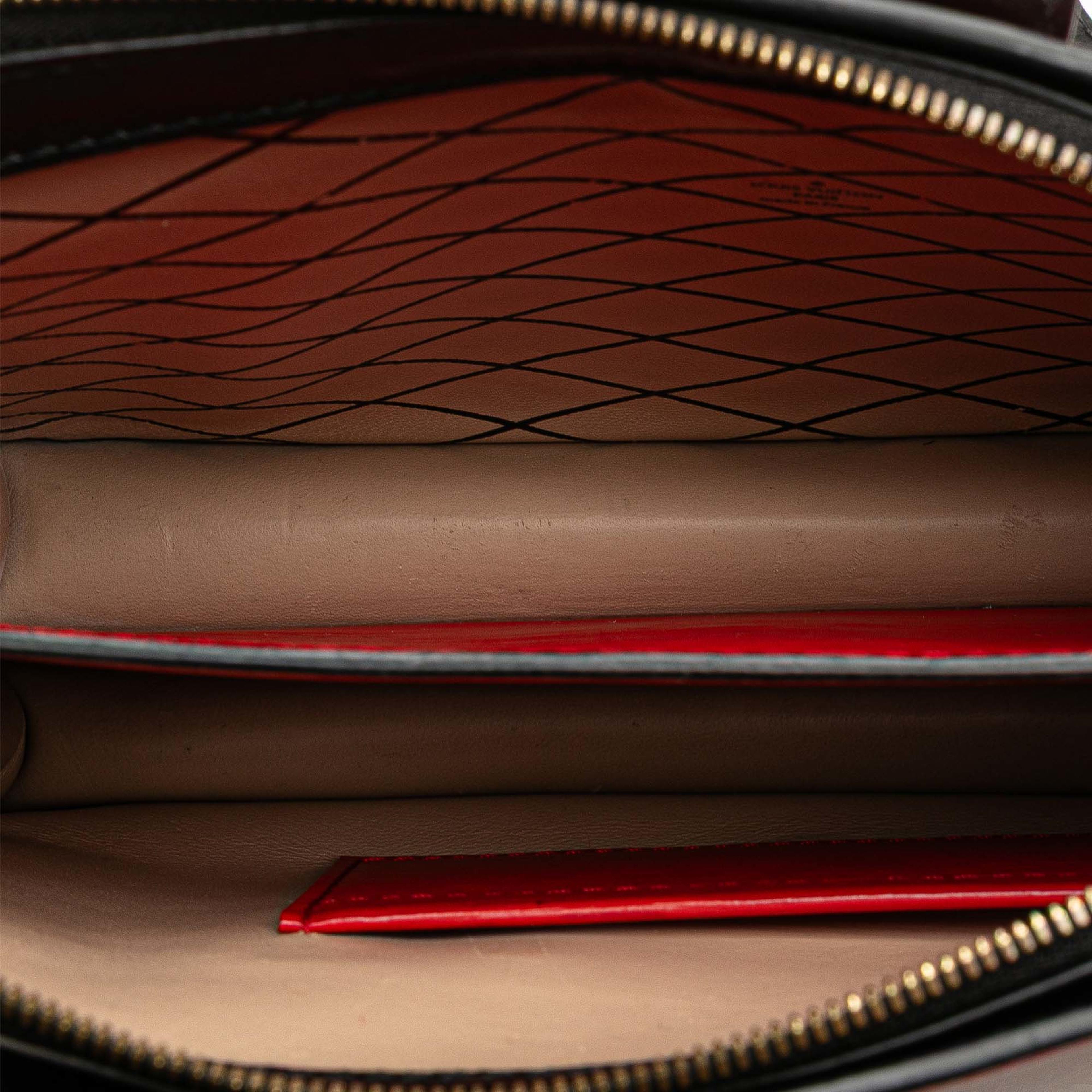 Louis Vuitton Epi Trunk Clutch, från Luxclusif, i färgen red. Klicka för att öppna bilden i stort format