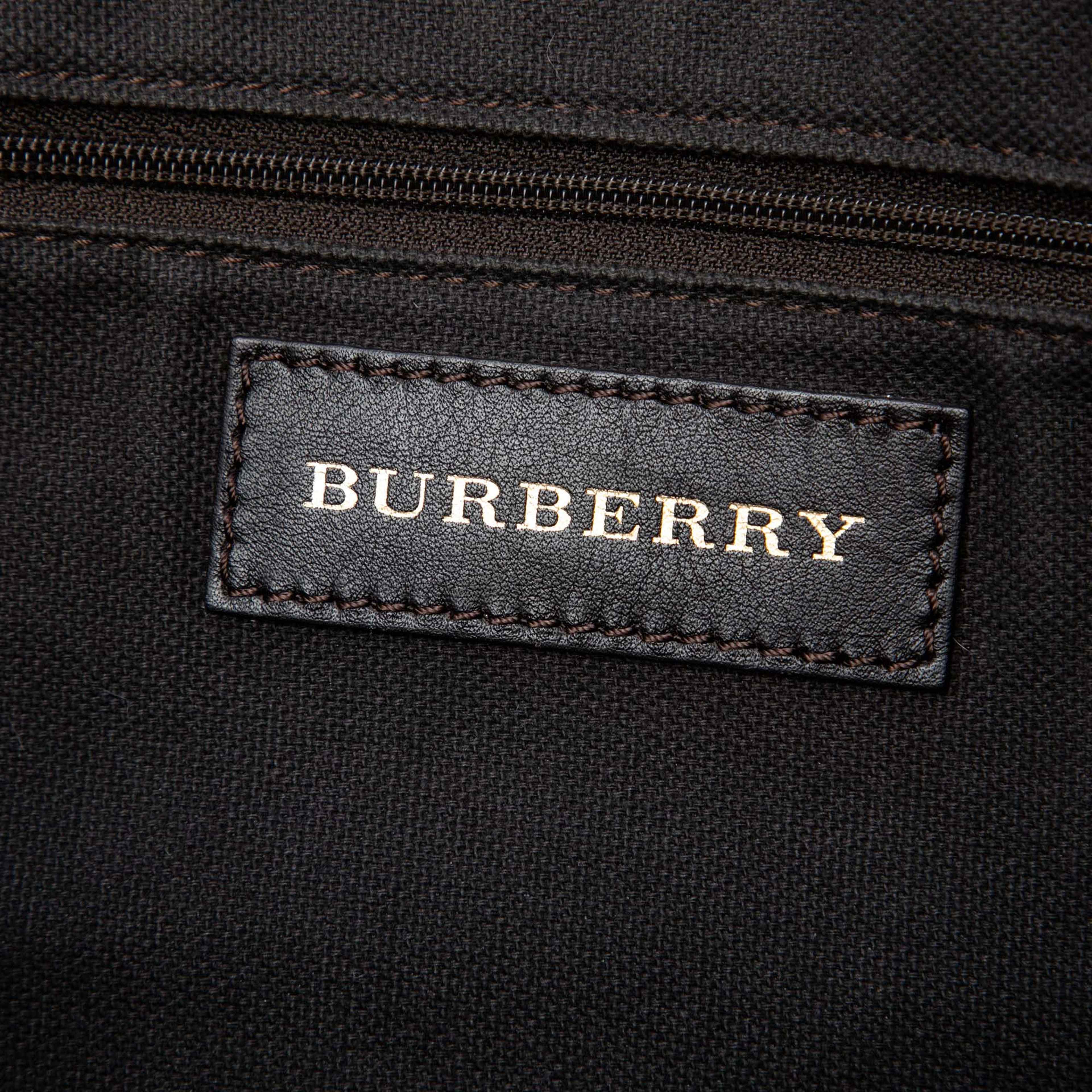 Burberry Haymarket Check Ombre Coated Canvas Liberton Satchel, från Luxclusif, i färgen beige. Klicka för att öppna bilden i stort format
