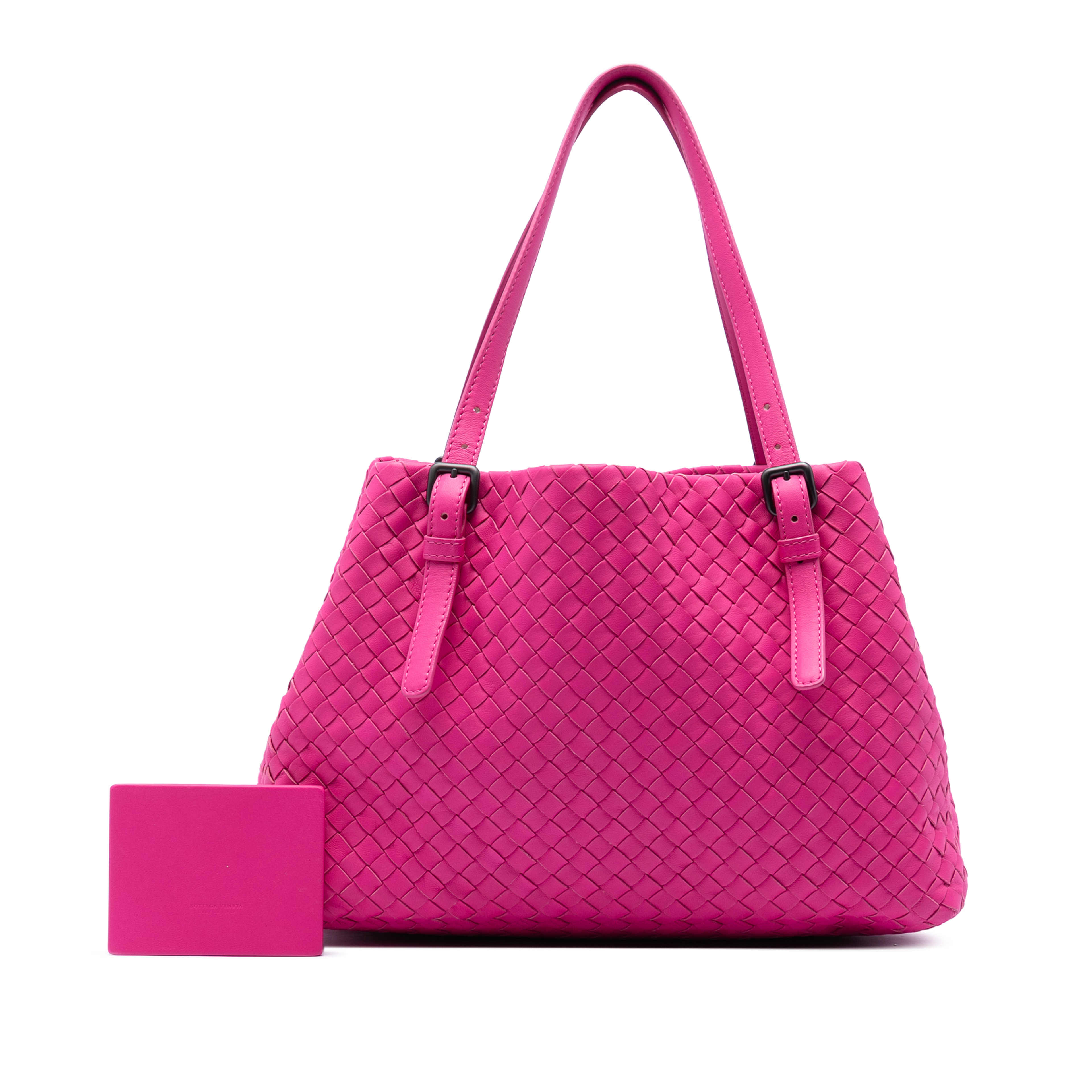 Bottega Veneta Medium Nappa Intrecciato Cesta Tote, från Luxclusif, i färgen rosa. Klicka för att öppna bilden i stort format