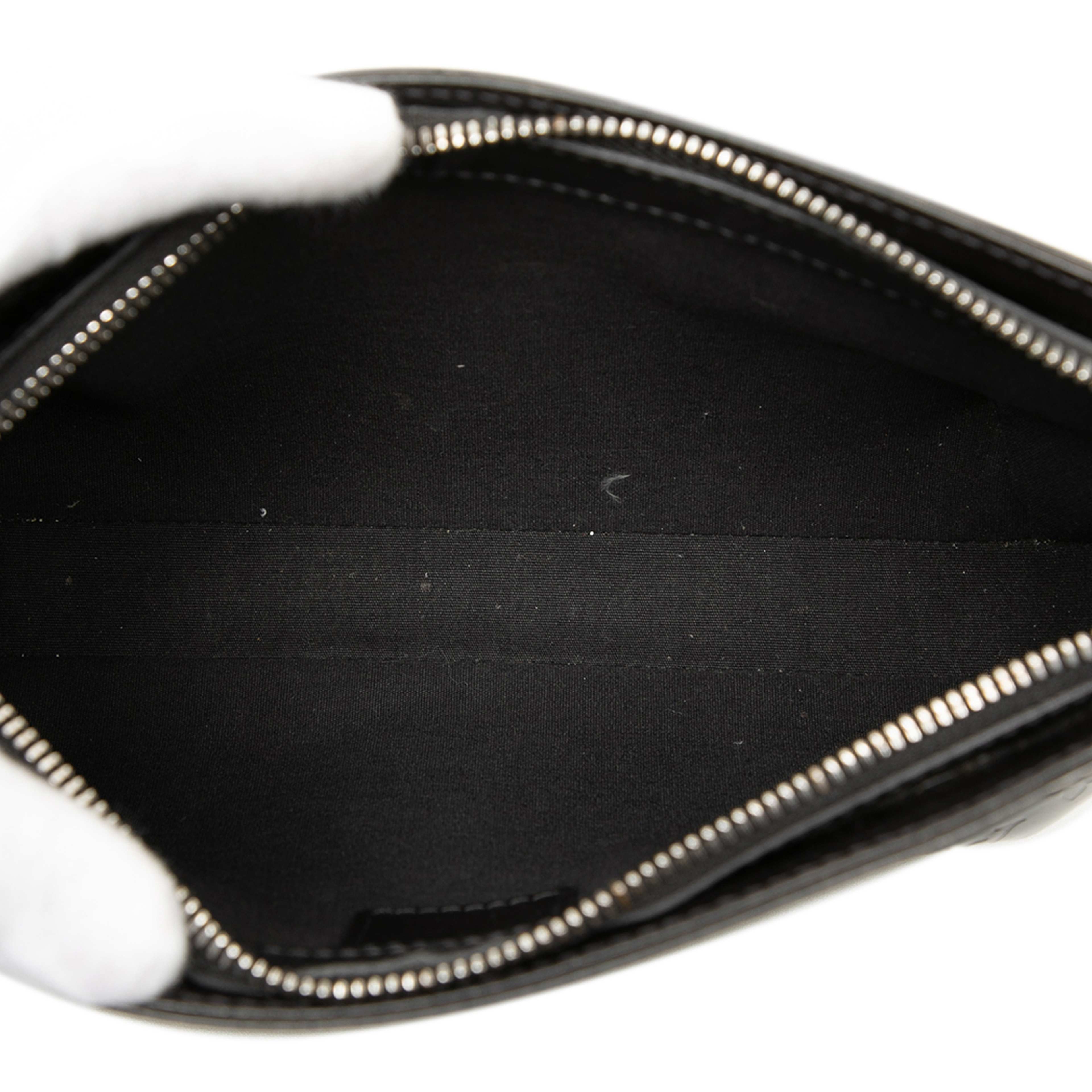 Louis Vuitton Monogram Mat Fowler, från Luxclusif, i färgen dark gray. Klicka för att öppna bilden i stort format