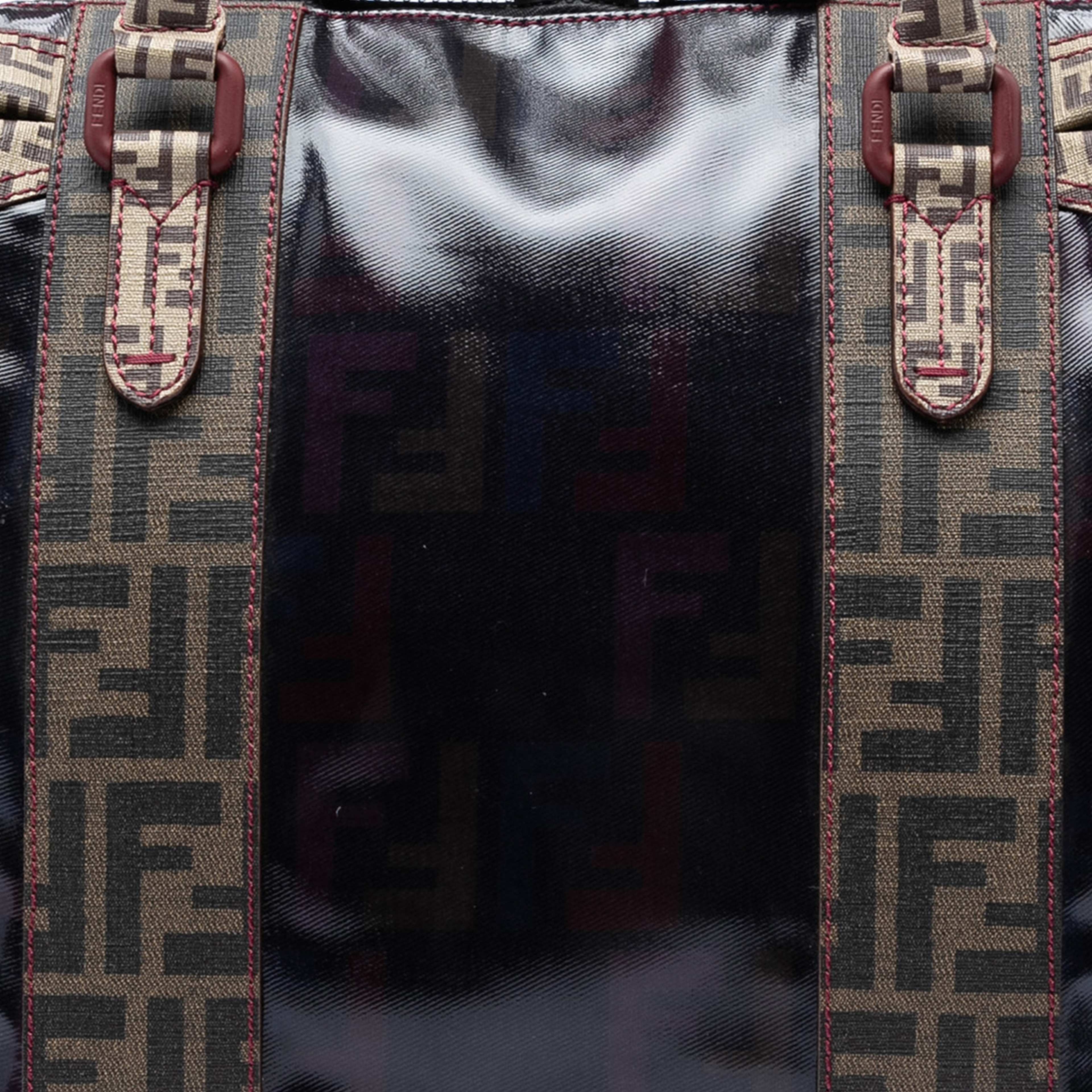Fendi Large Zucca Coated Canvas B Mix Tote, från Luxclusif, i färgen svart. Klicka för att öppna bilden i stort format