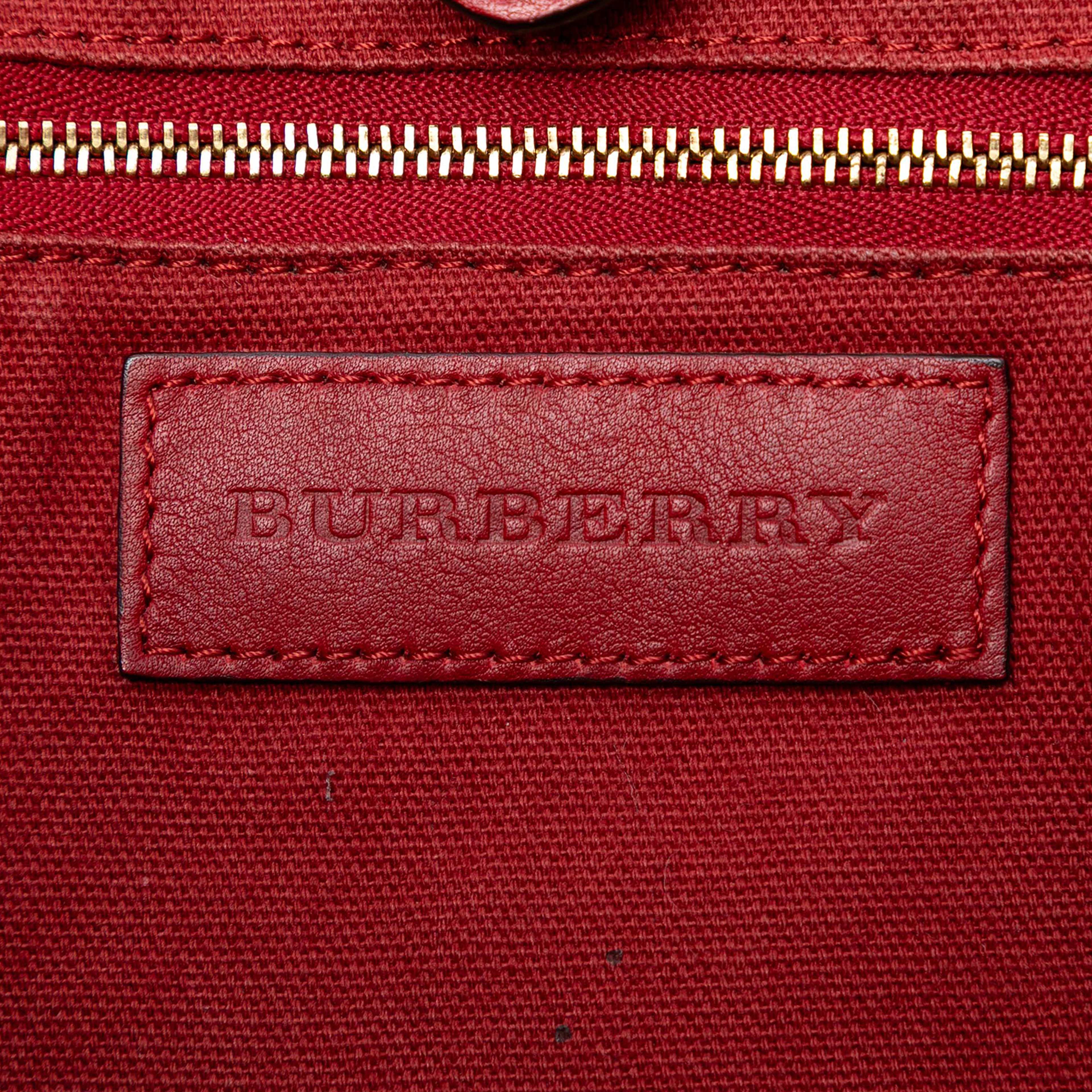 Burberry Small Leather Trimmed Haymarket Check Coated Canvas Canterbury Tote, från Luxclusif, i färgen beige. Klicka för att öppna bilden i stort format