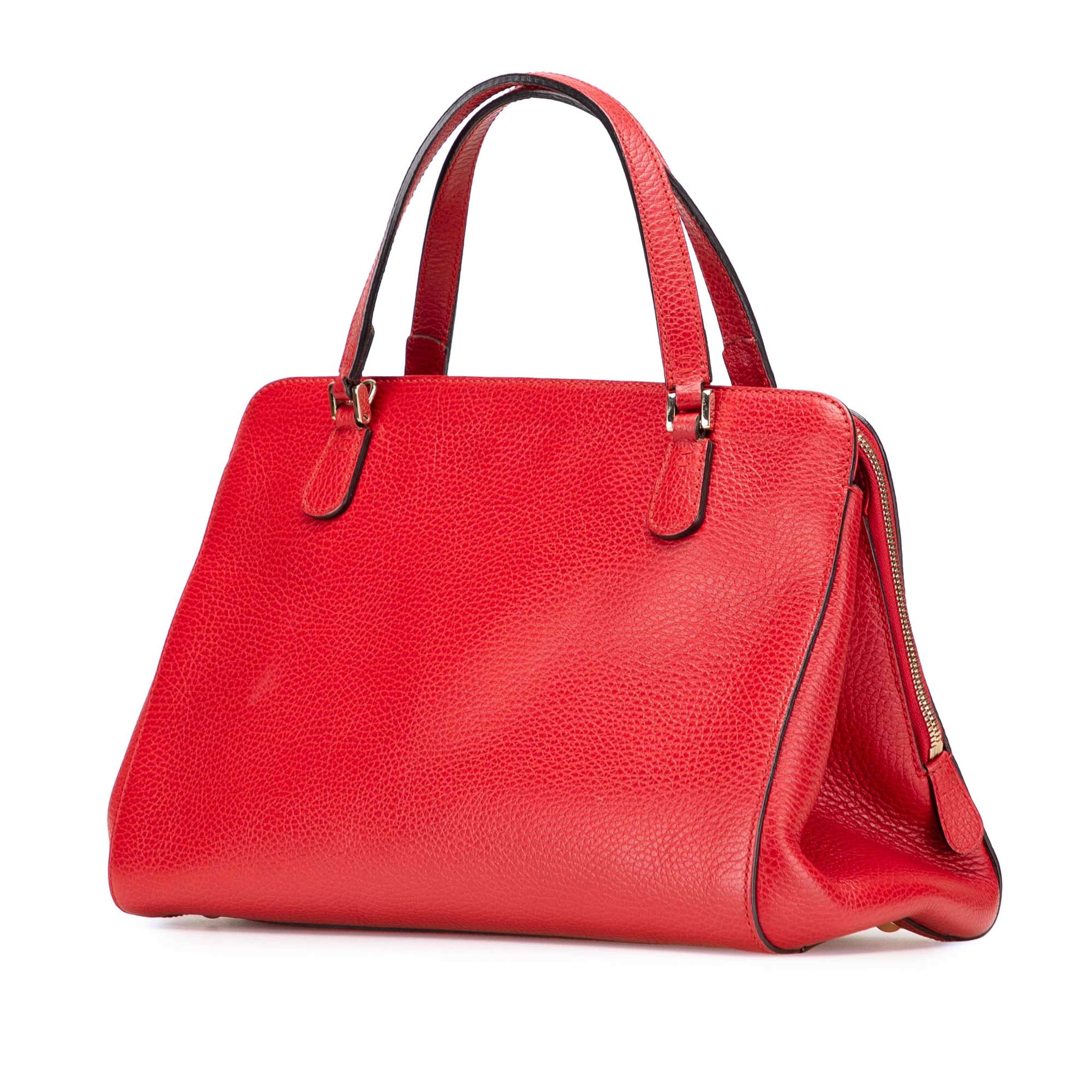 Gucci Calfskin Swing Top Handle Satchel, från Luxclusif, i färgen röd. Klicka för att öppna bilden i stort format