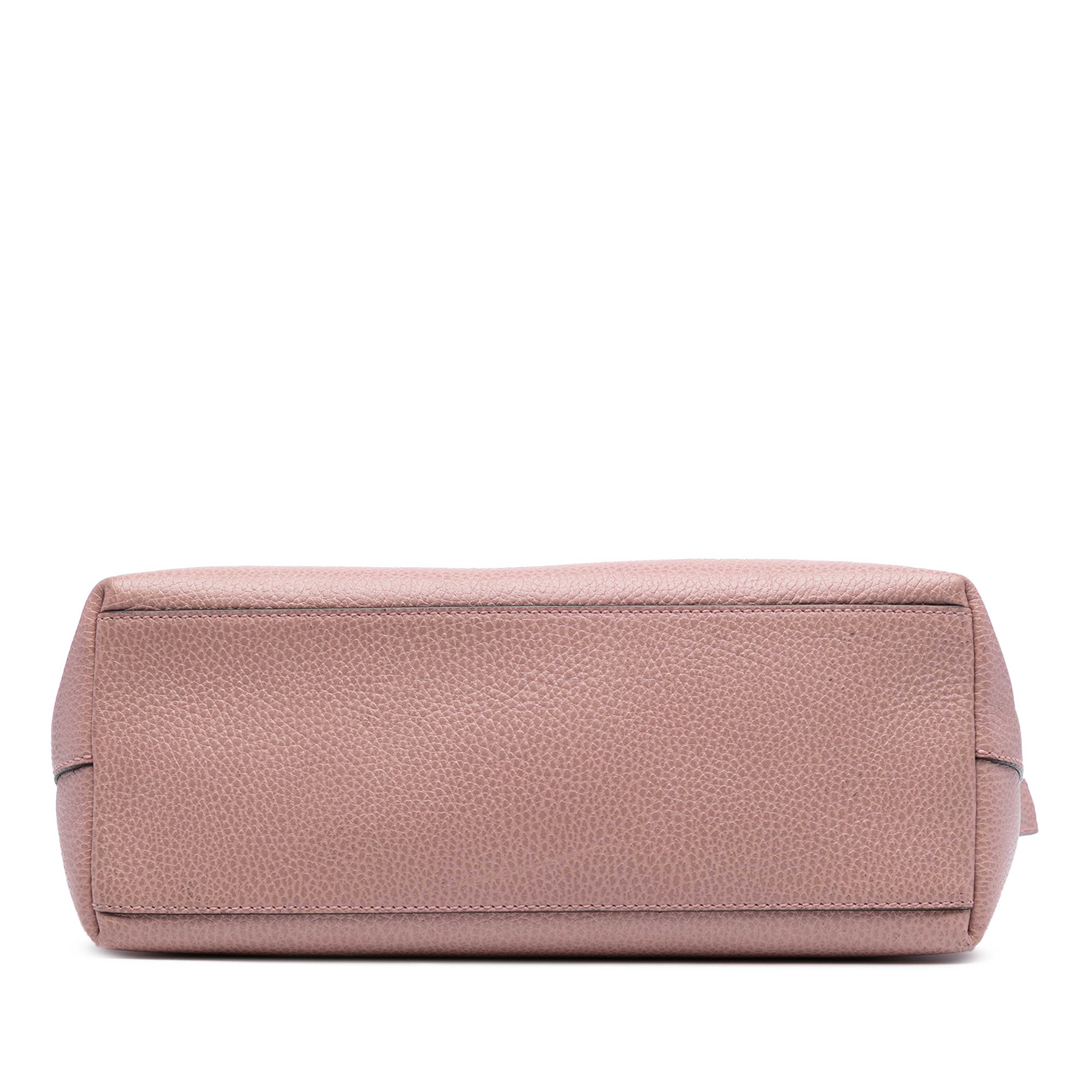 Gucci Dollar Calfskin Gg Charm Satchel, från Luxclusif, i färgen rosa. Klicka för att öppna bilden i stort format