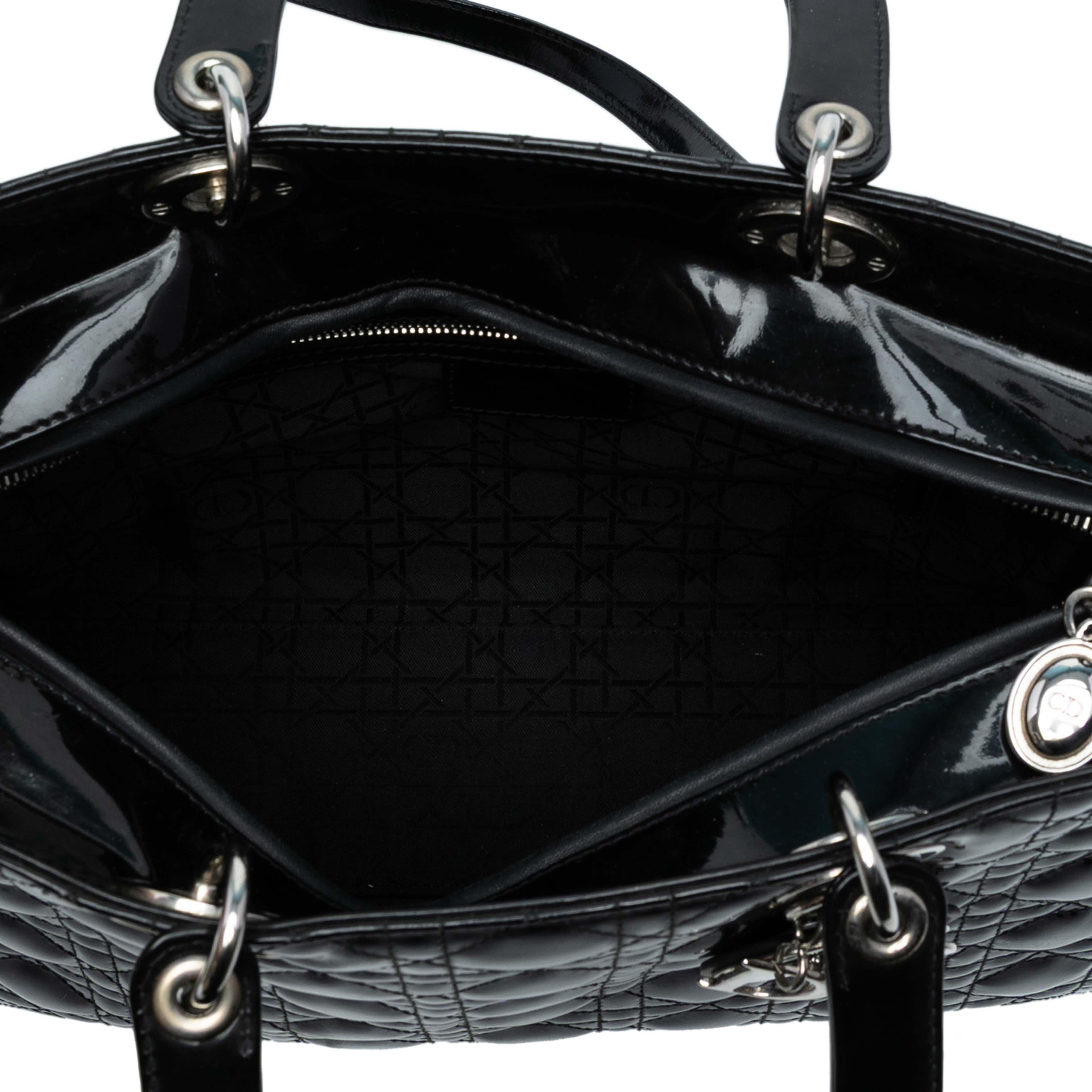 Dior Large Patent Cannage Lady Dior, från Luxclusif, i färgen black. Klicka för att öppna bilden i stort format