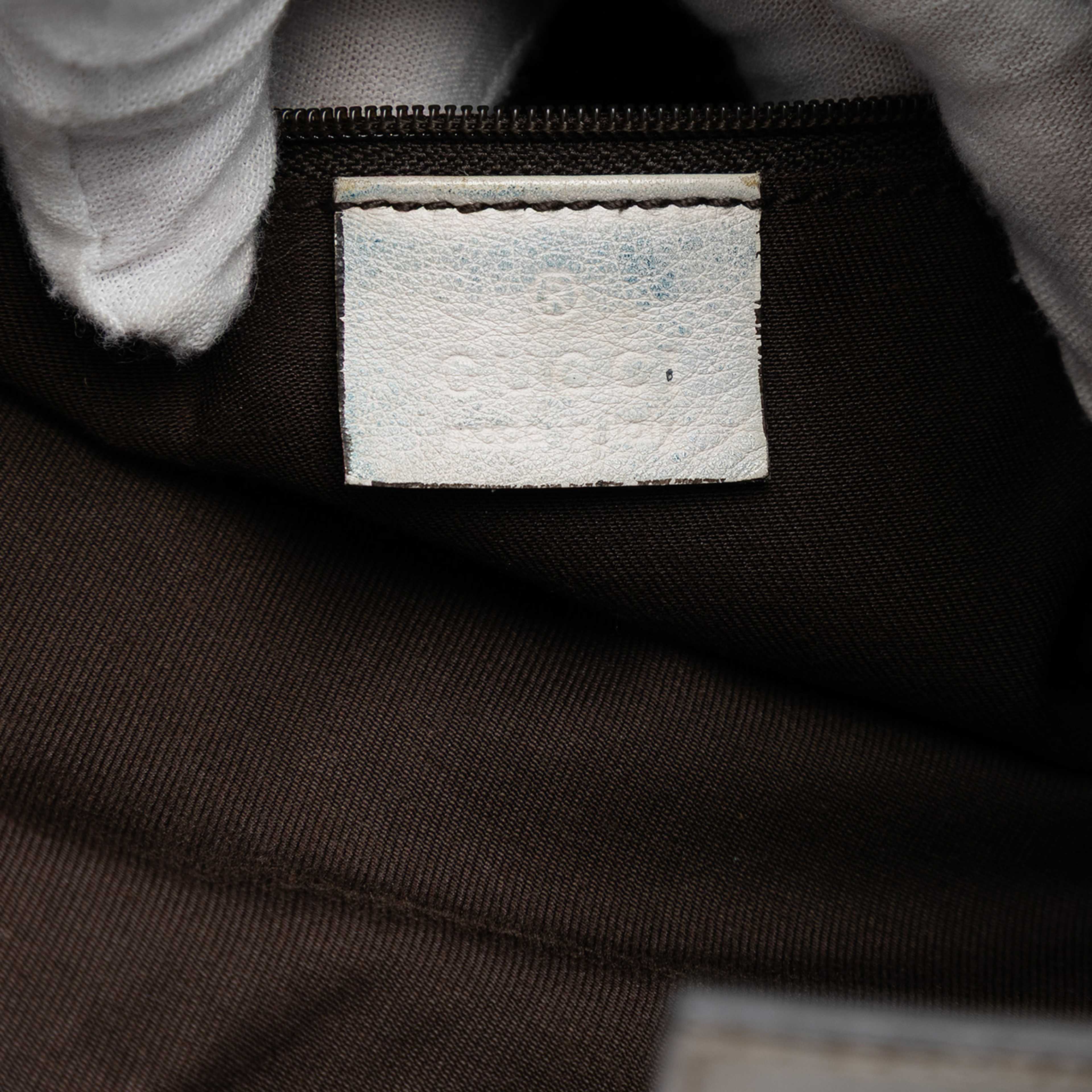 Gucci Gg Canvas Abbey D Ring Crossbody, från Luxclusif, i färgen beige. Klicka för att öppna bilden i stort format