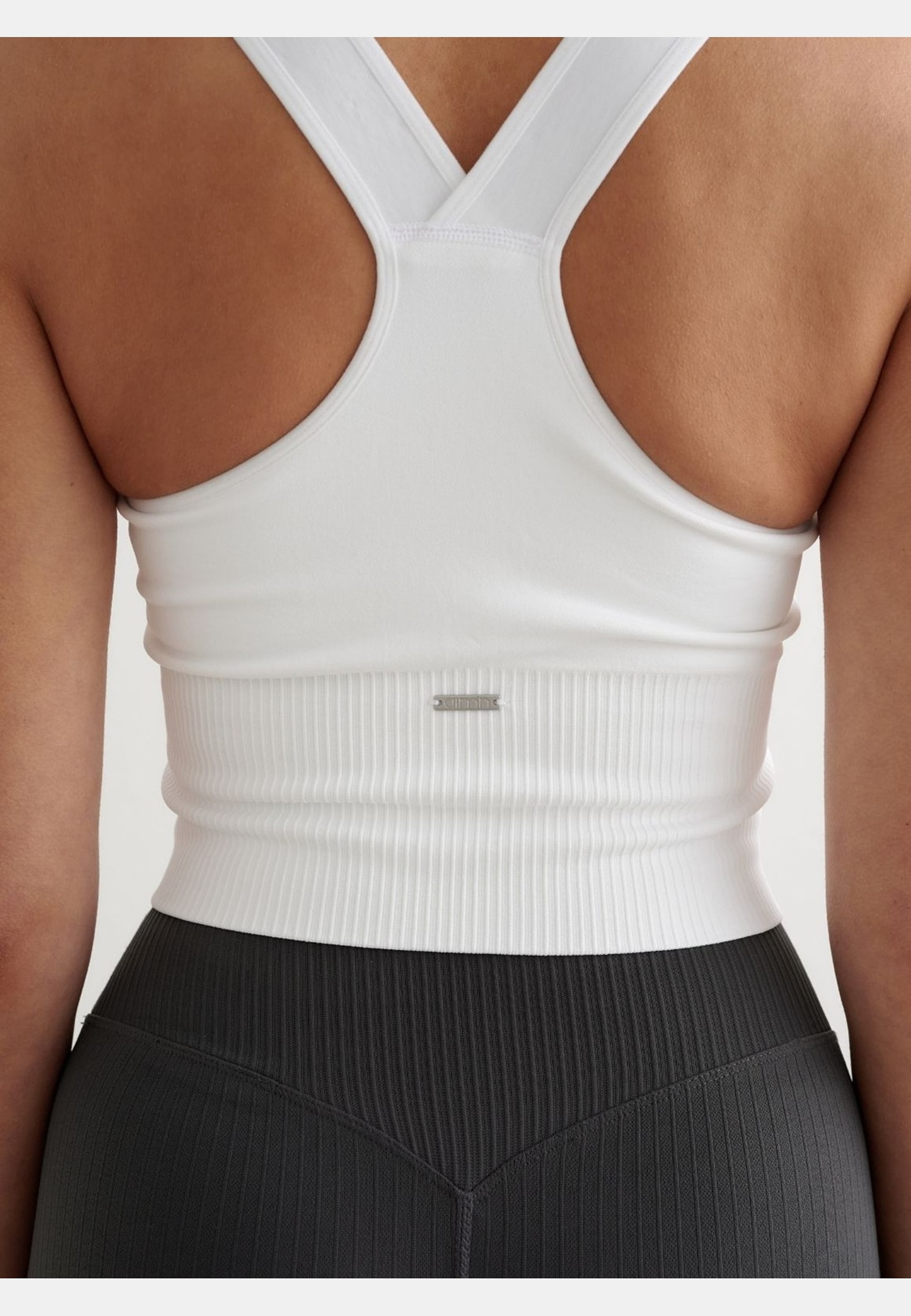 Ribbed Seamless High Support Bralette, från aim'n, i färgen white. Klicka för att öppna bilden i stort format