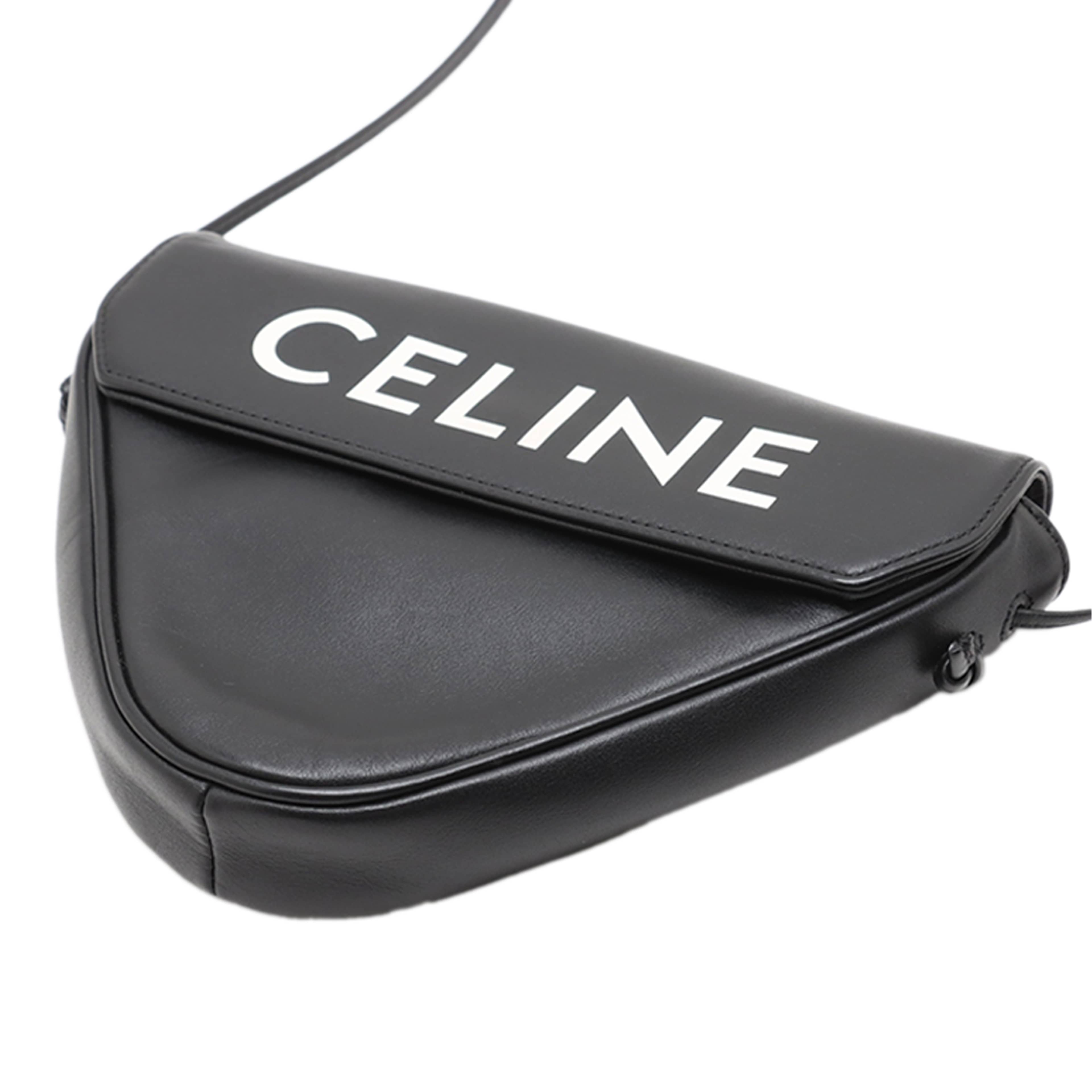 Celine Smooth Calfskin Logo Triangle Crossbody, från Luxclusif, i färgen black. Klicka för att öppna bilden i stort format