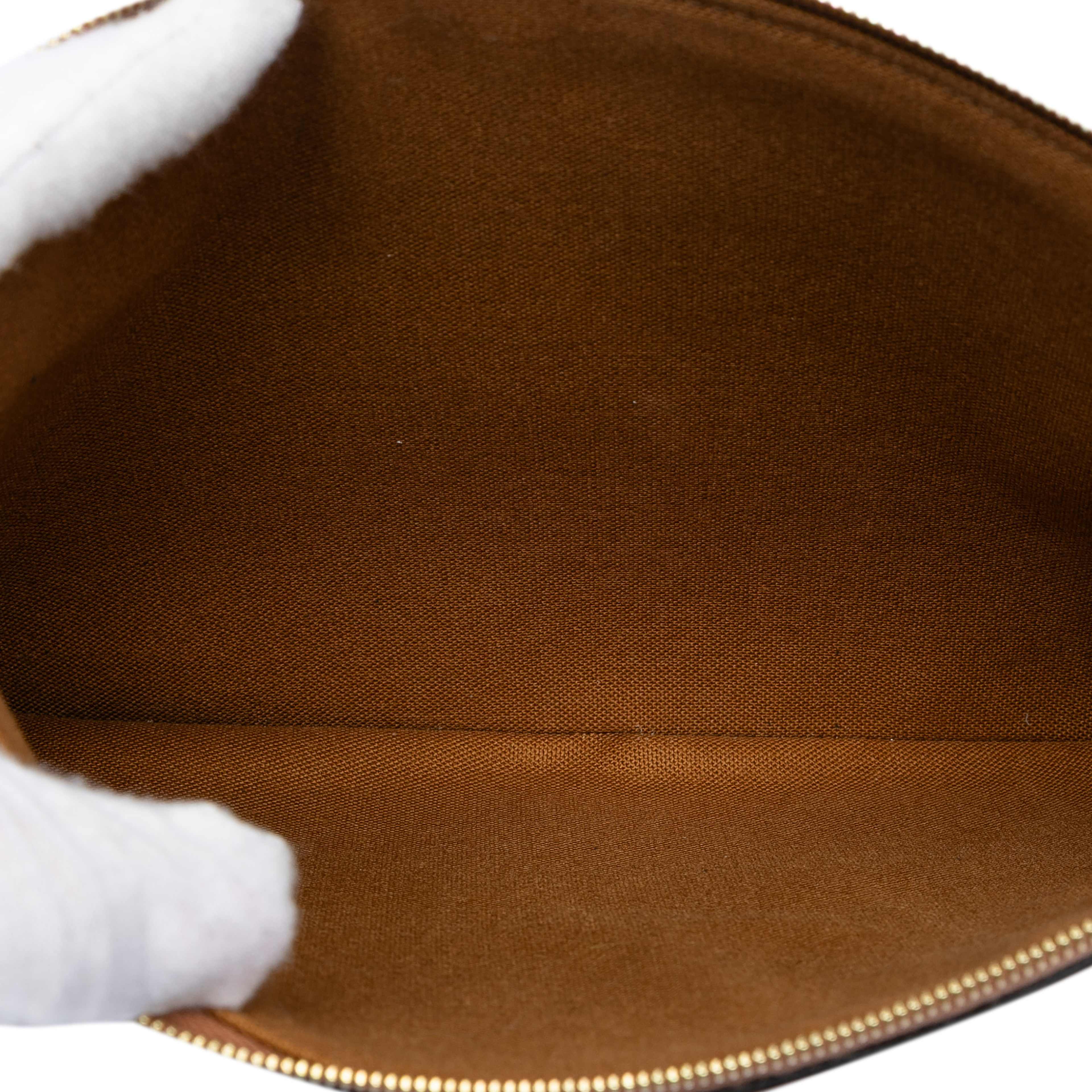 Celine Small Triomphe Coated Canvas Clutch, från Luxclusif, i färgen brown. Klicka för att öppna bilden i stort format