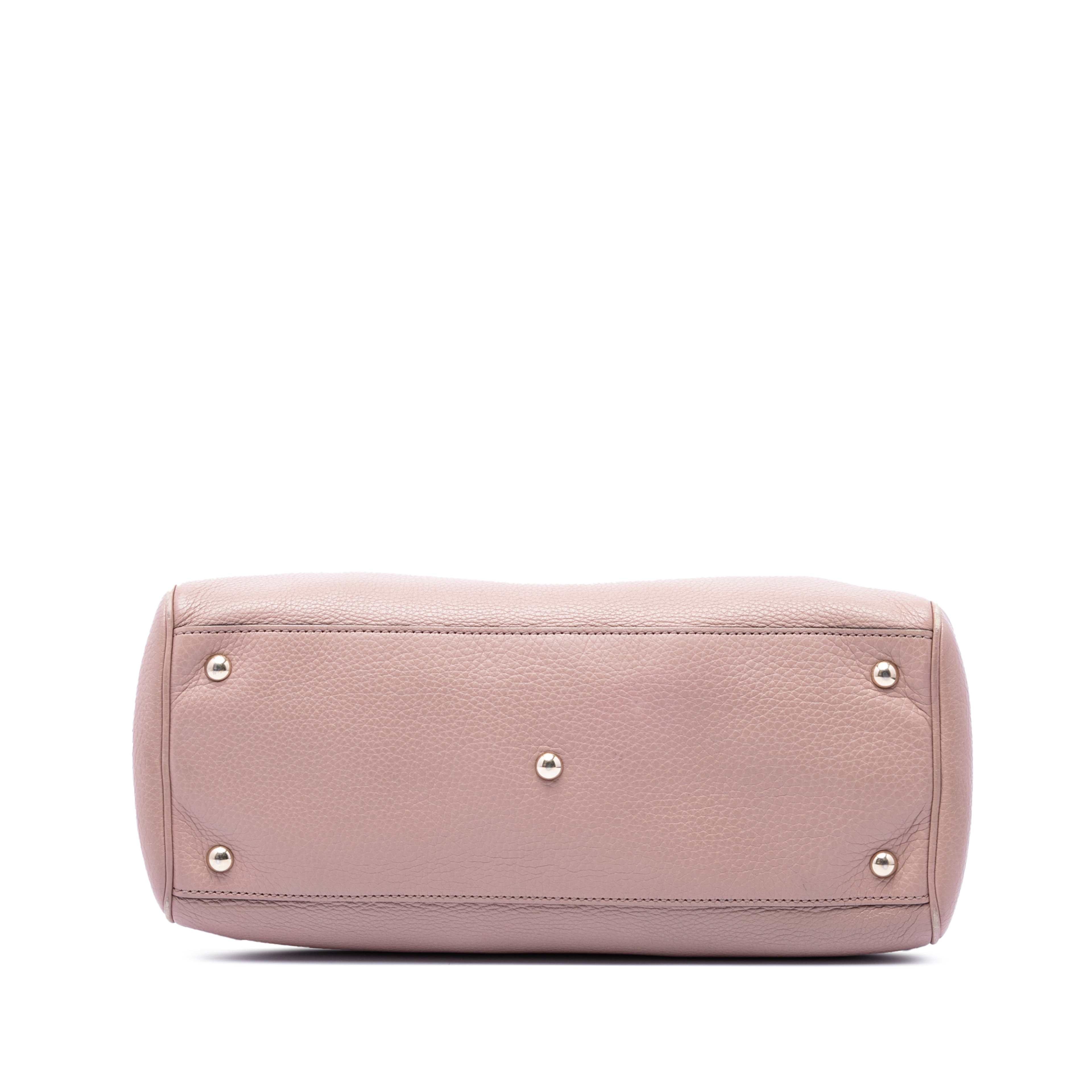 Gucci Medium Calfskin Bamboo Shopper Satchel, från Luxclusif, i färgen rosa. Klicka för att öppna bilden i stort format