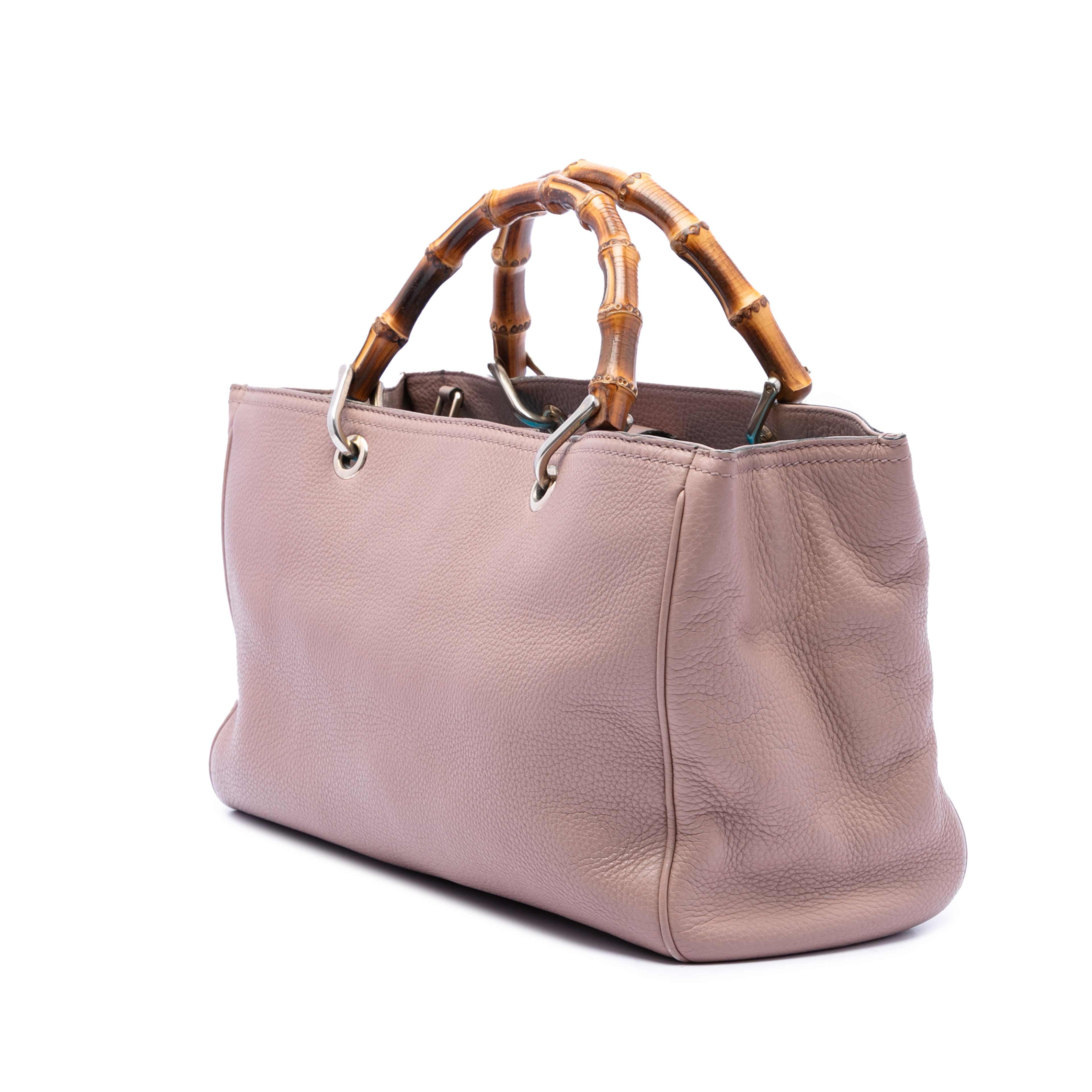 Gucci Medium Calfskin Bamboo Shopper Satchel, från Luxclusif, i färgen rosa. Klicka för att öppna bilden i stort format