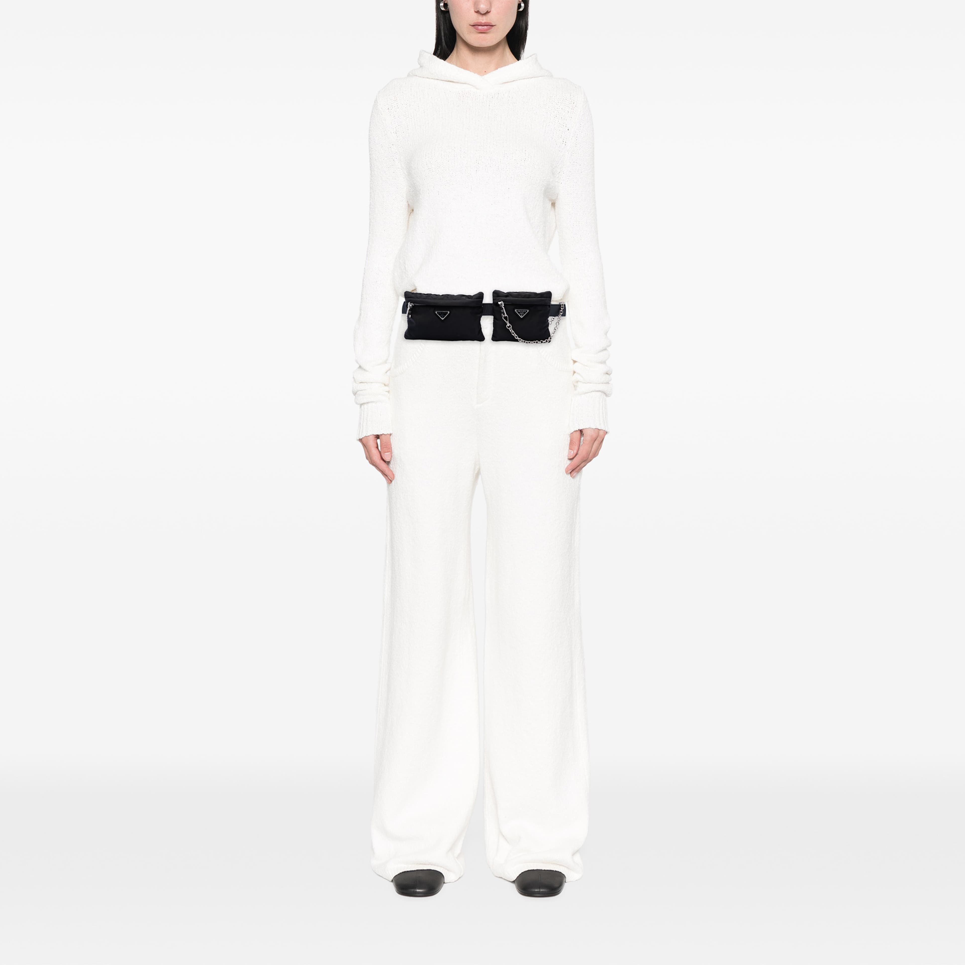 Prada Tessuto Belt Bag, från Luxclusif, i färgen svart. Klicka för att öppna bilden i stort format