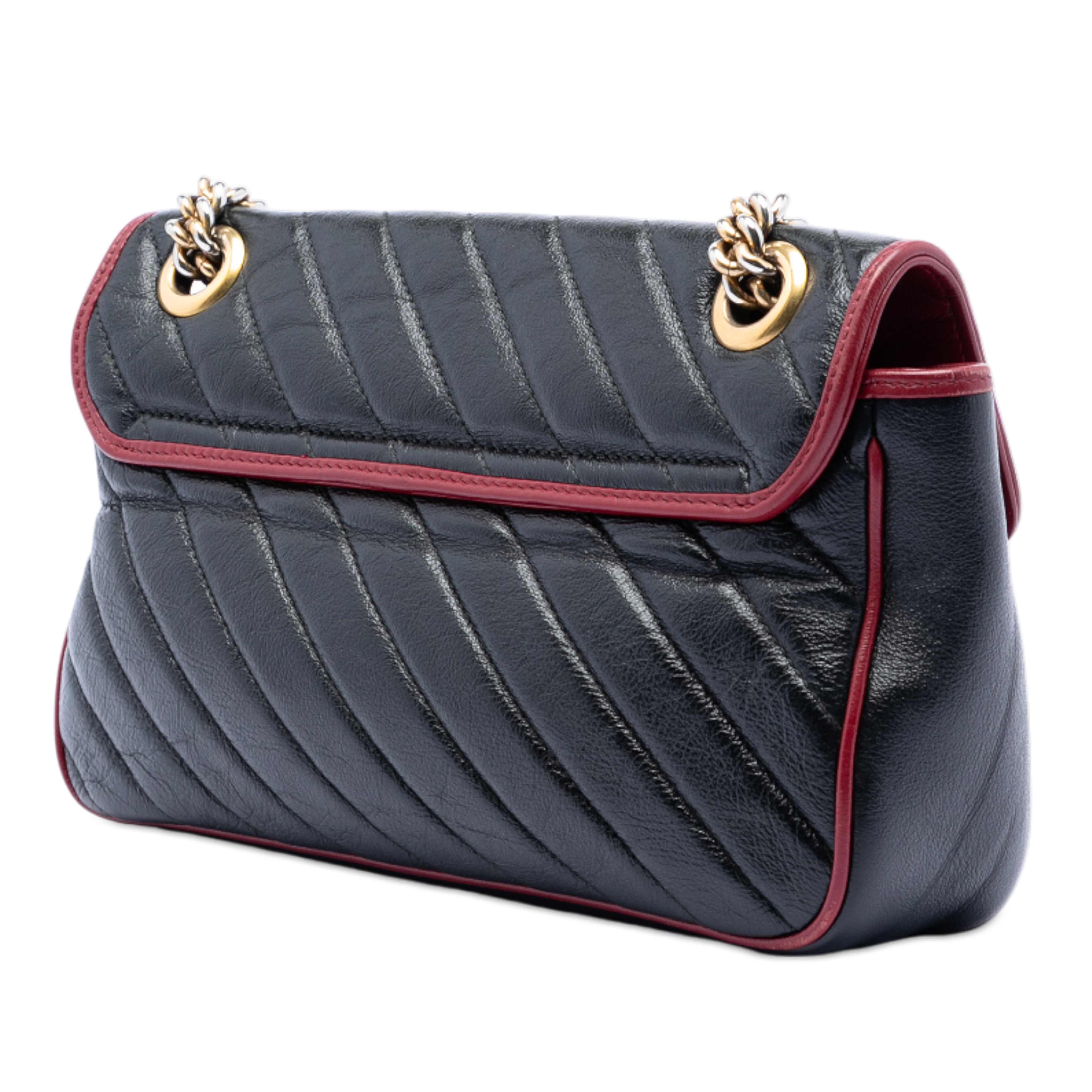 Gucci Medium Gg Marmont Matelasse Diagonal Leather Torchon Shoulder Bag, från Luxclusif, i färgen black. Klicka för att öppna bilden i stort format