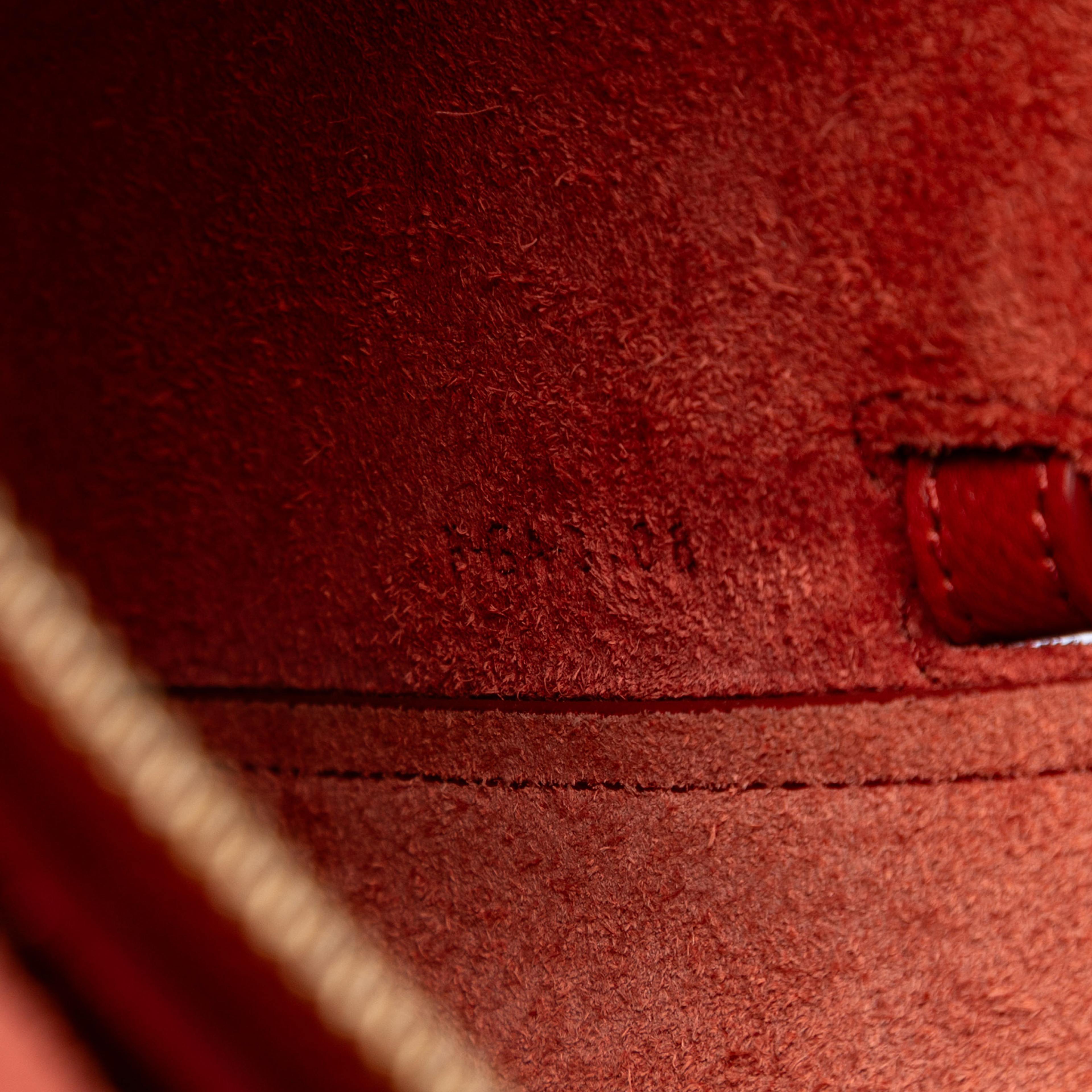 Celine Nano Grained Calfskin Belt Bag, från Luxclusif, i färgen röd. Klicka för att öppna bilden i stort format