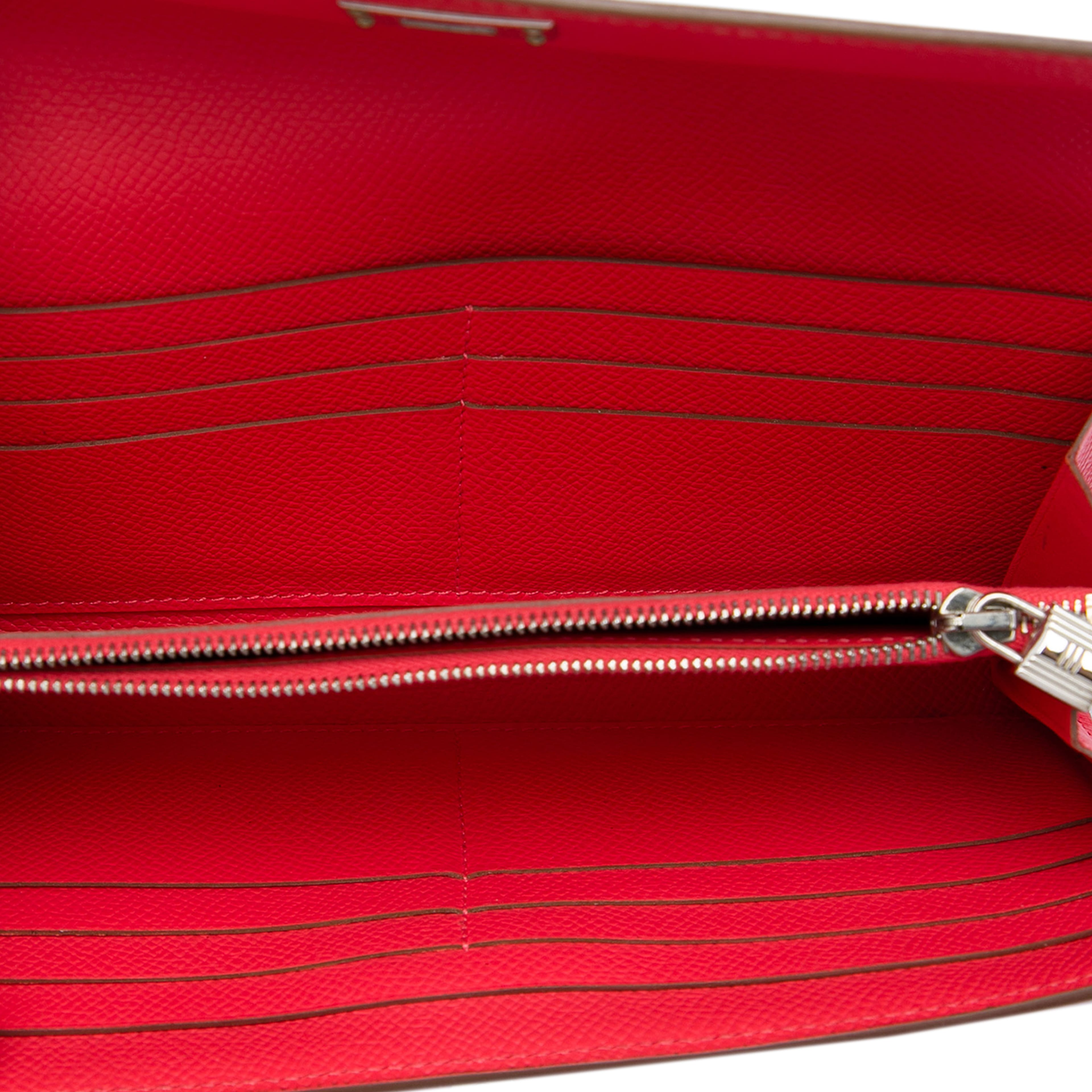 Hermès Epsom Mysore Kelly Longue Wallet, från Luxclusif, i färgen röd. Klicka för att öppna bilden i stort format