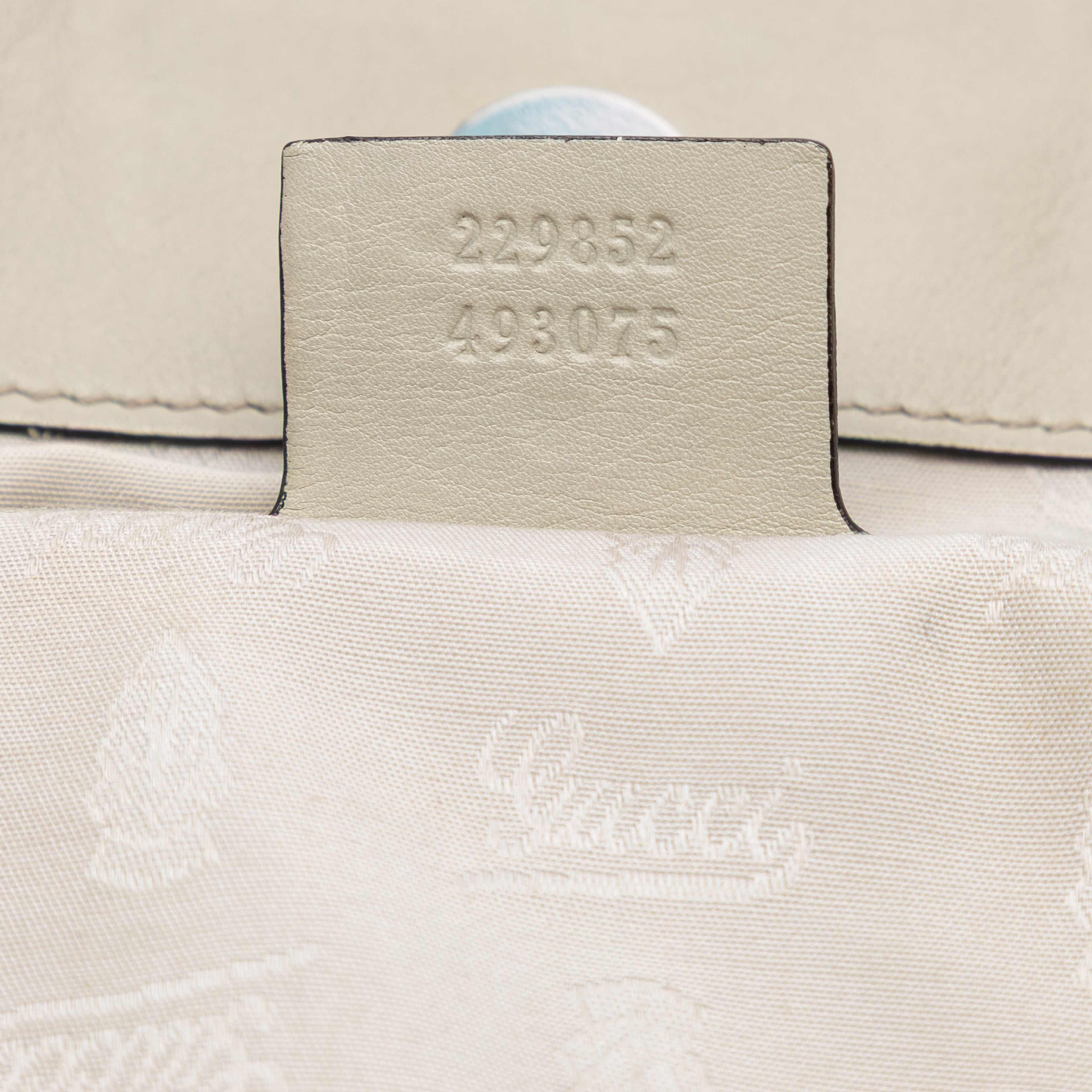 Gucci Guccissima Icon Bit Tote, från Luxclusif, i färgen white. Klicka för att öppna bilden i stort format