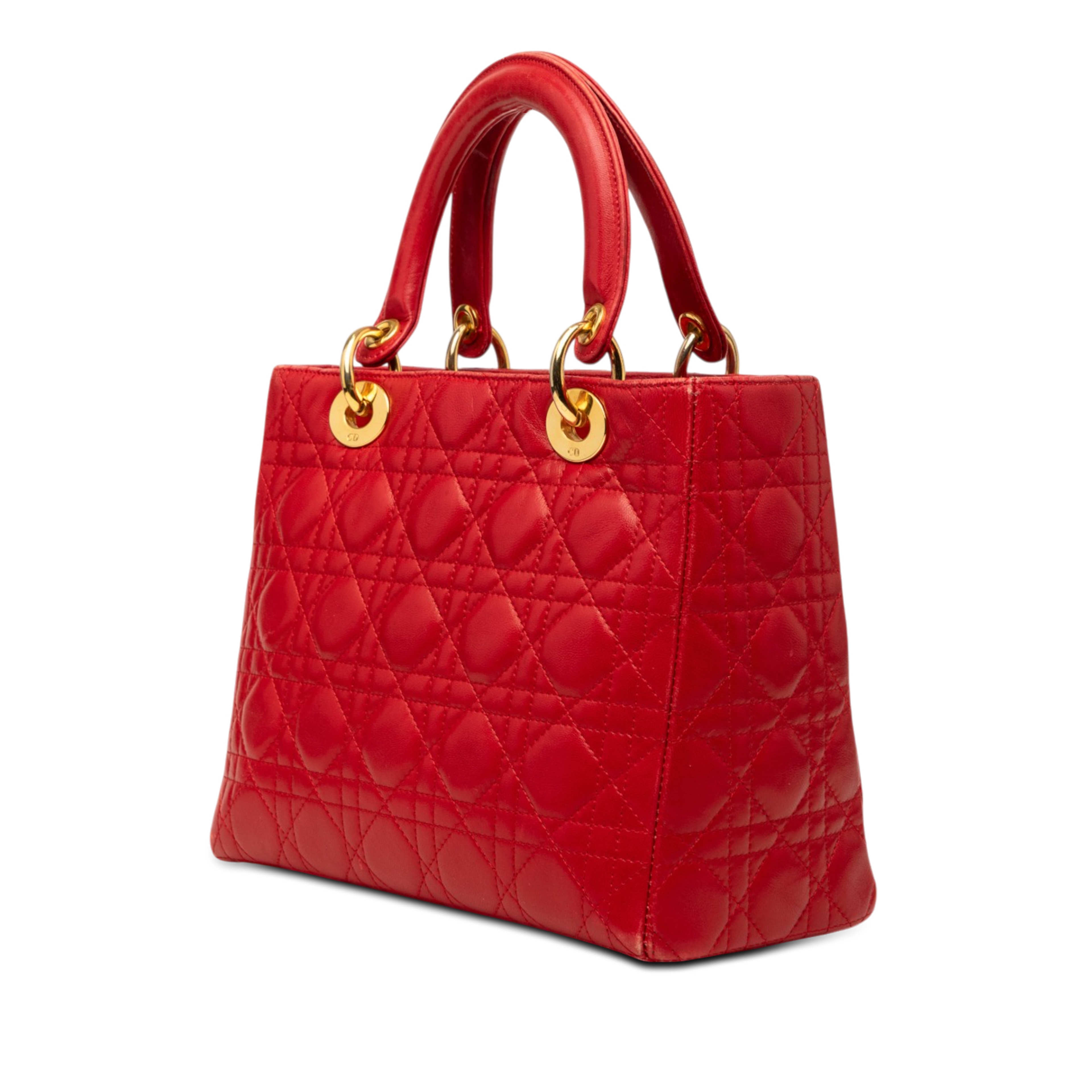 Dior Medium Lambskin Cannage Lady Dior, från Luxclusif, i färgen red. Klicka för att öppna bilden i stort format