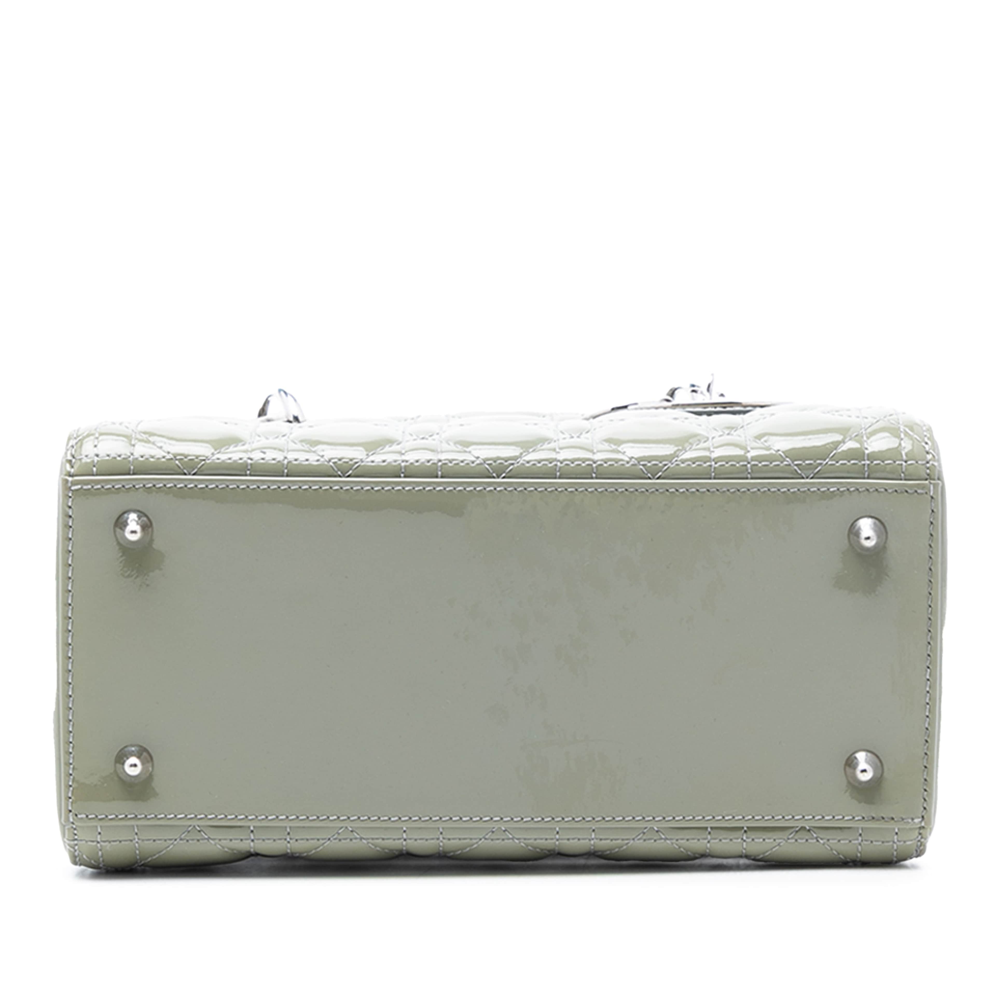 Dior Medium Patent Cannage Lady Dior, från Luxclusif, i färgen mint. Klicka för att öppna bilden i stort format