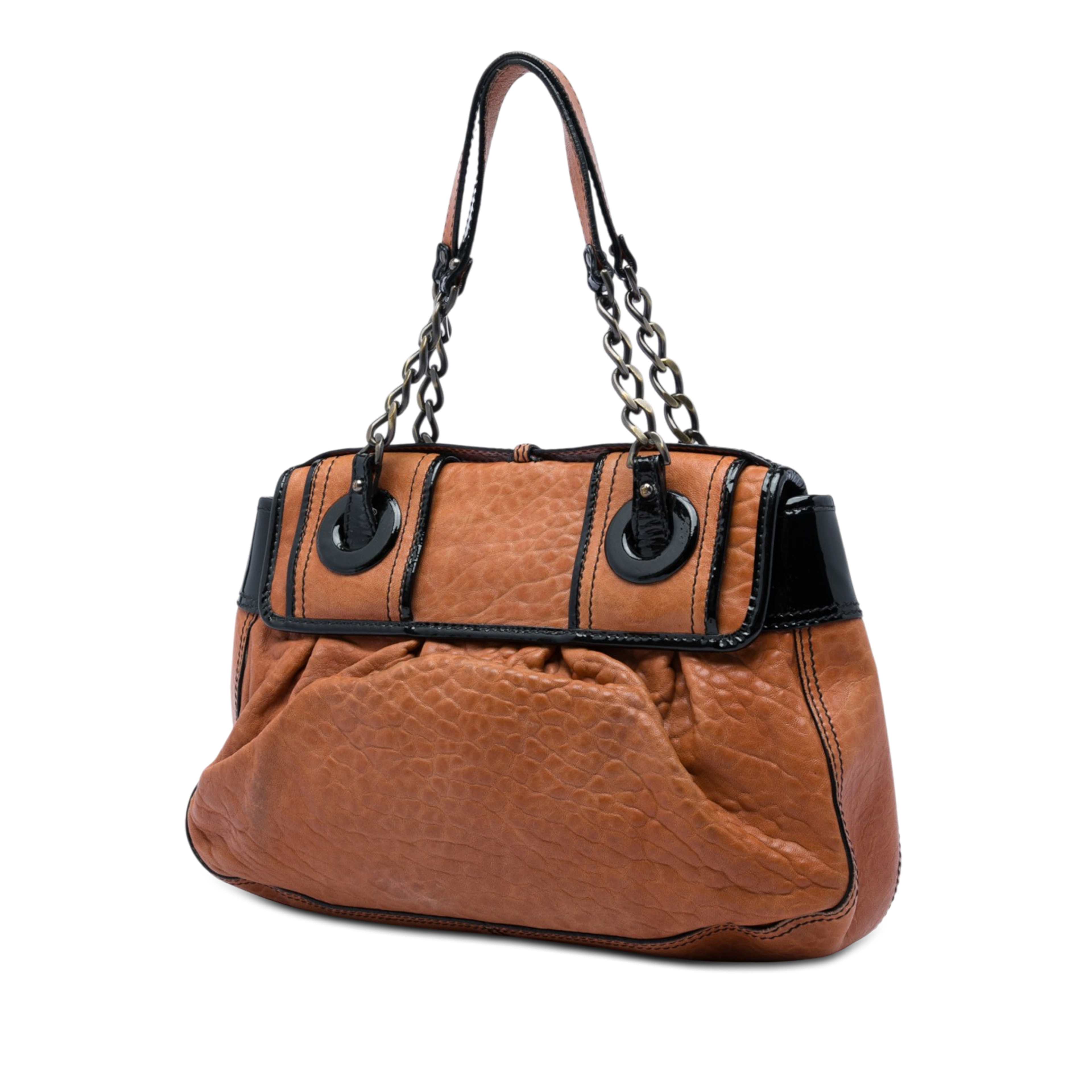 Fendi Medium Leather B Bag Top Handle Bag, från Luxclusif, i färgen svart. Klicka för att öppna bilden i stort format