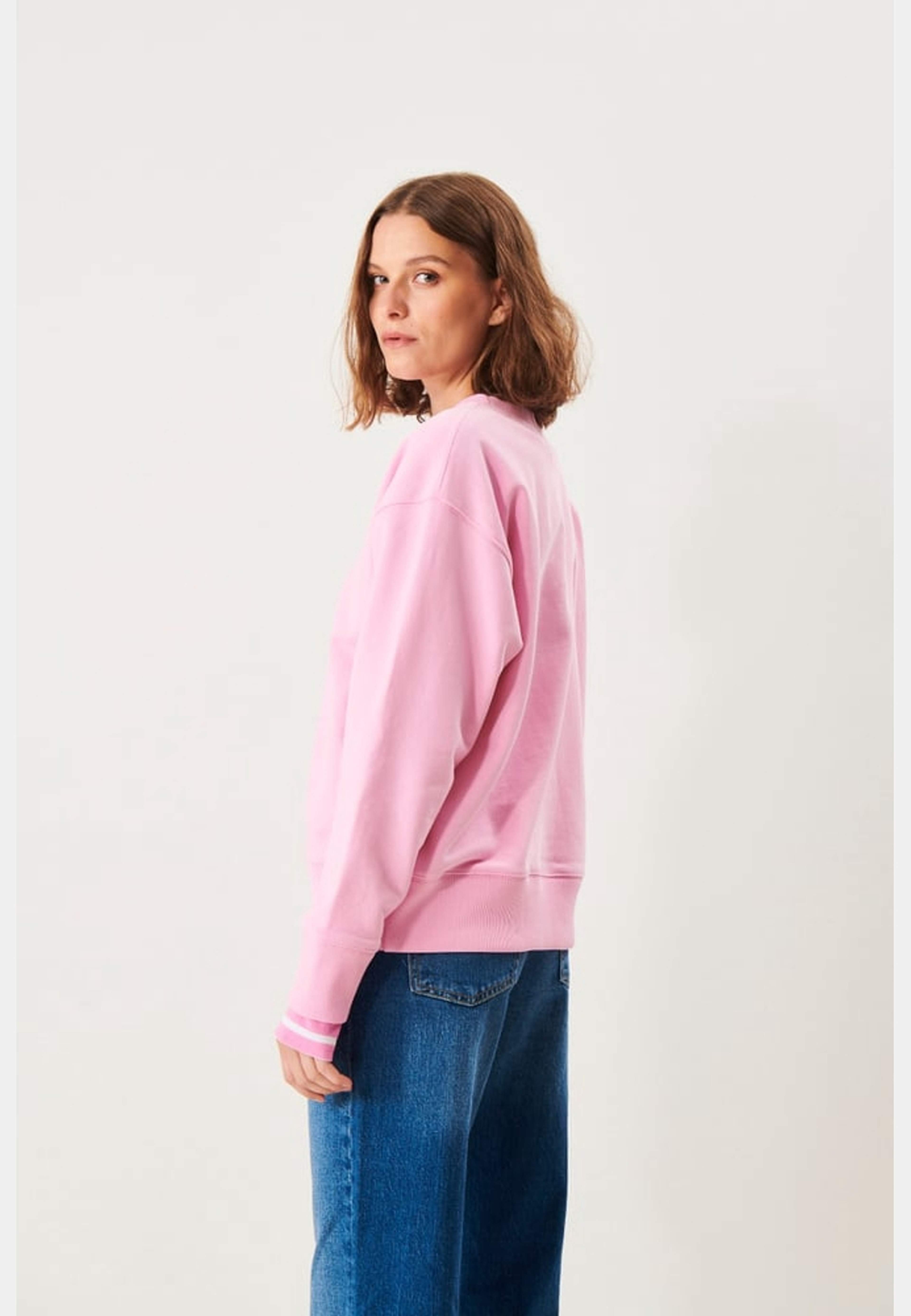 Brittmarie Jumper, från Jumperfabriken, i färgen pink. Klicka för att öppna bilden i stort format