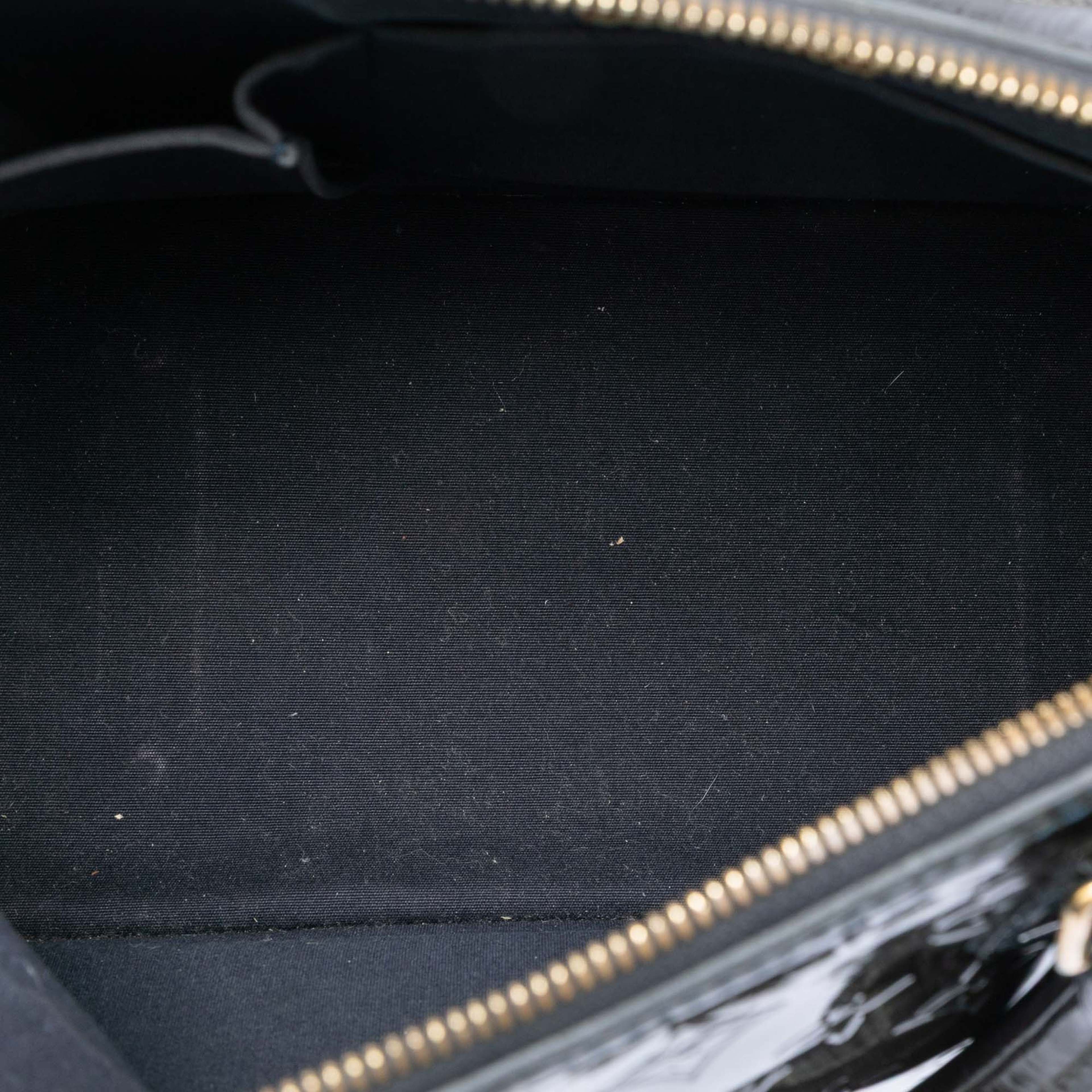 Louis Vuitton Monogram Vernis Alma Pm, från Luxclusif, i färgen navy. Klicka för att öppna bilden i stort format